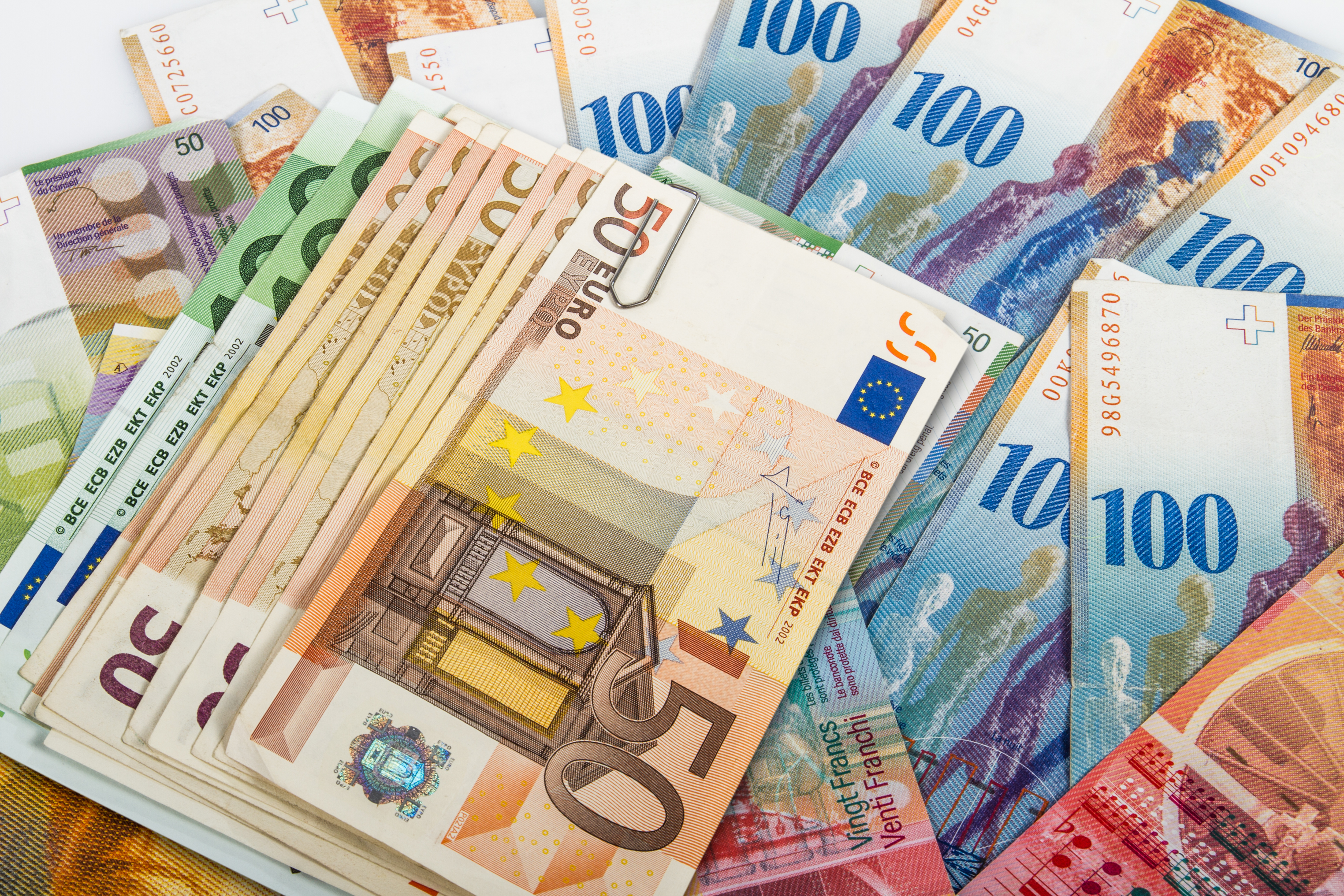 Иностранная валюта евро. Деньги евро. Евро валюта. Бумажные деньги. Банкноты евро.