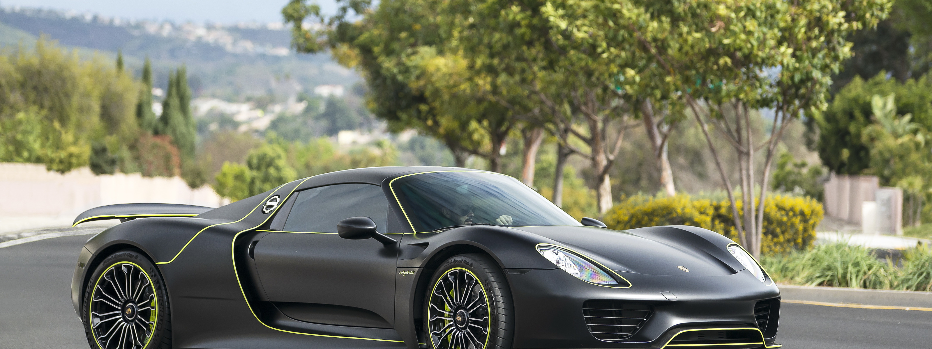 Порше 918 Spyder ночью