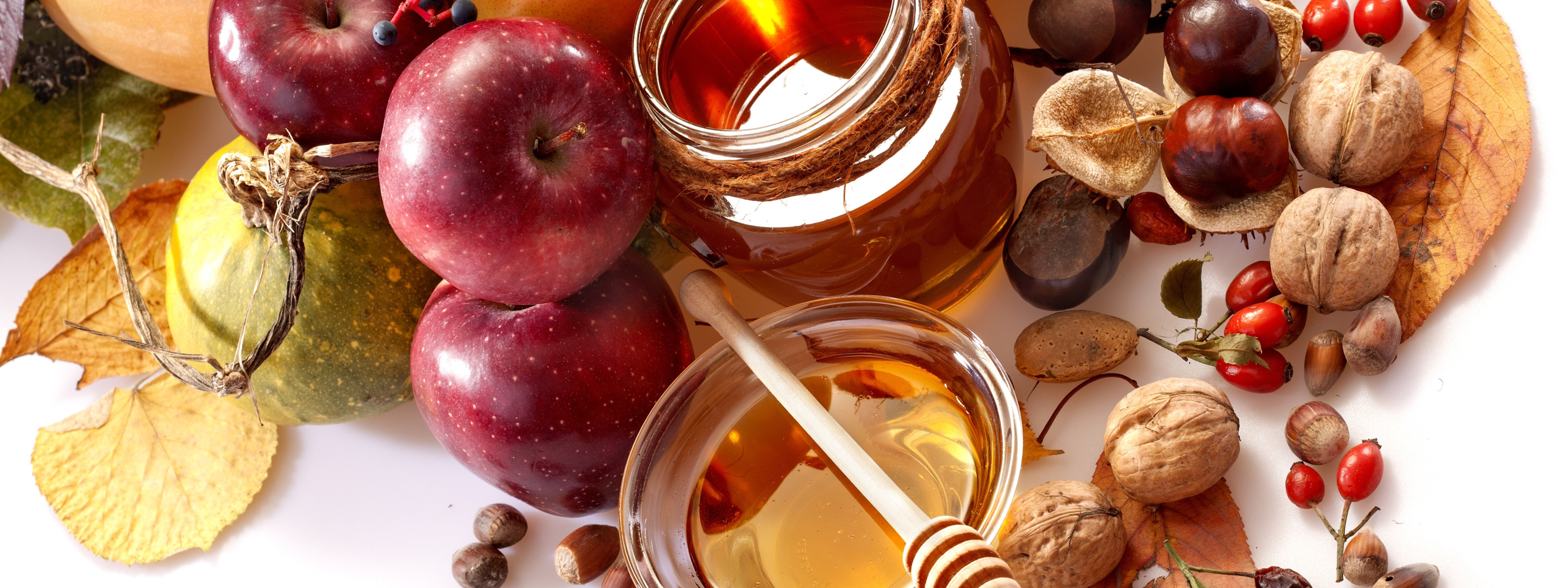 Фрукты орехи мед. Мед и фрукты. Яблоки мед орехи. Яблоки с медом. Мед с фруктами и орехами.