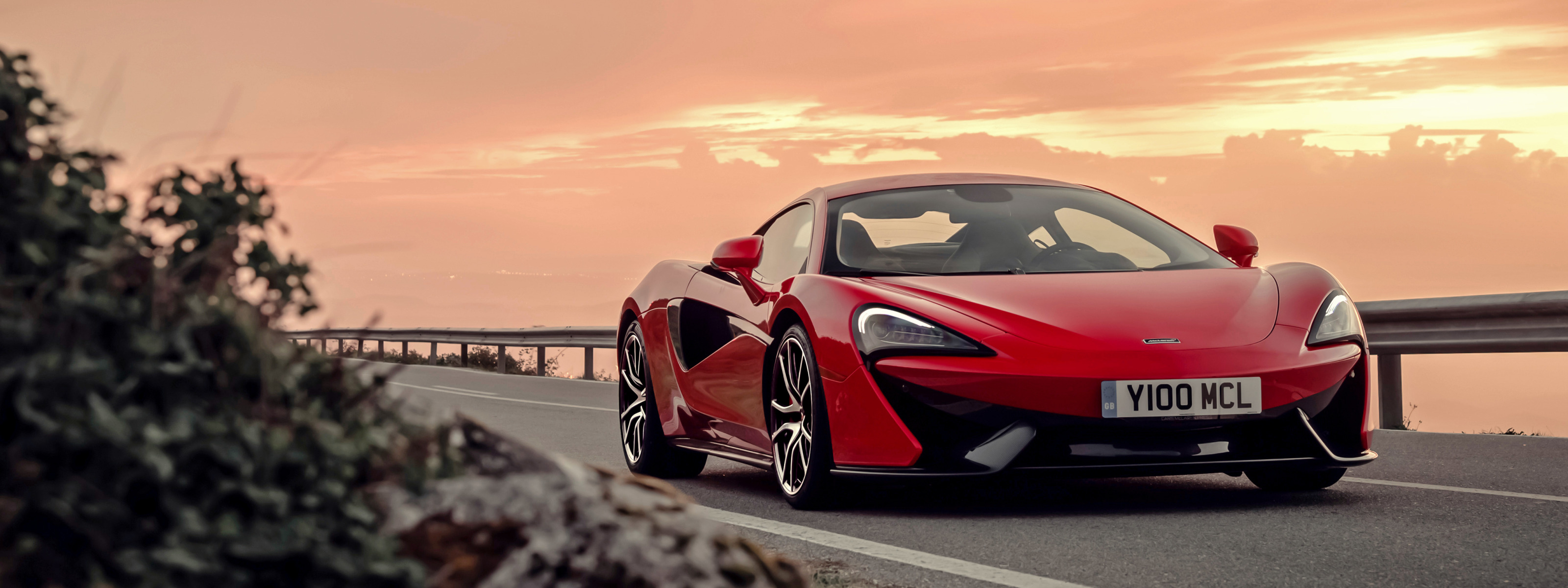 MCLAREN 570s Red Night