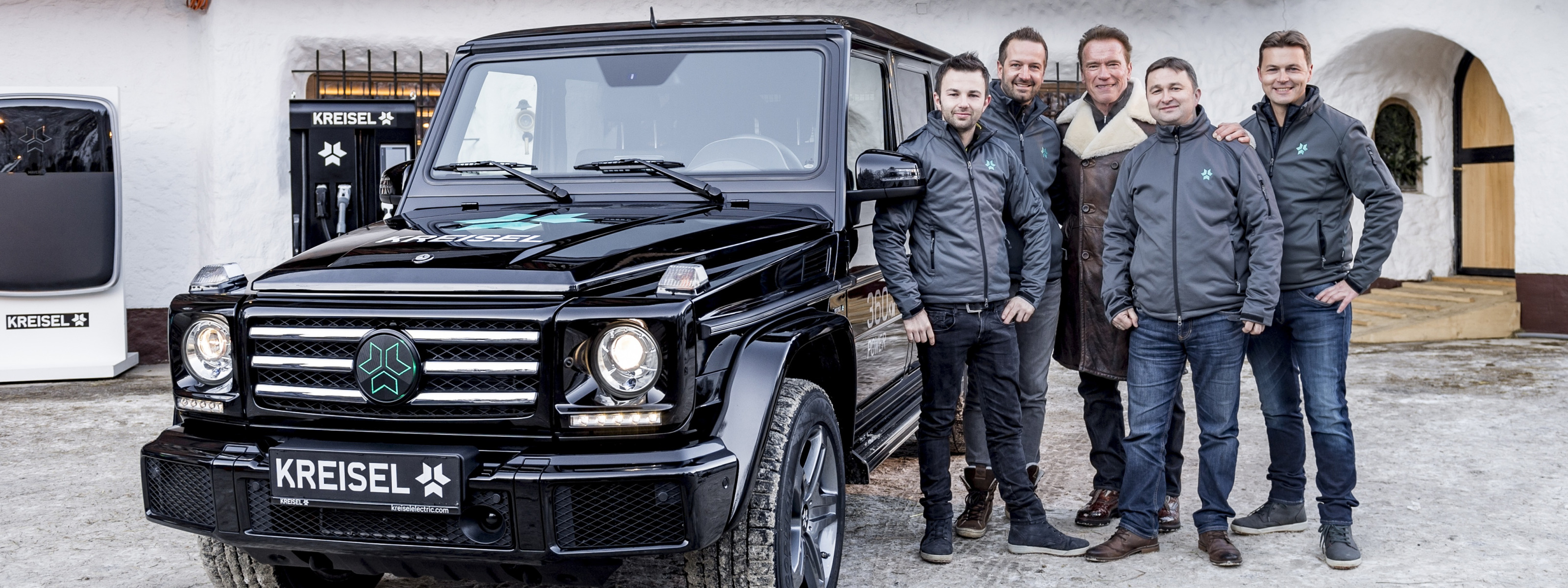 Скачать обои Mercedes-Benz, мерседес, арнольд шварценеггер, гелендваген,  G-Class, Arnold Schwarzenegger, W463, раздел mercedes в разрешении 3200x1200