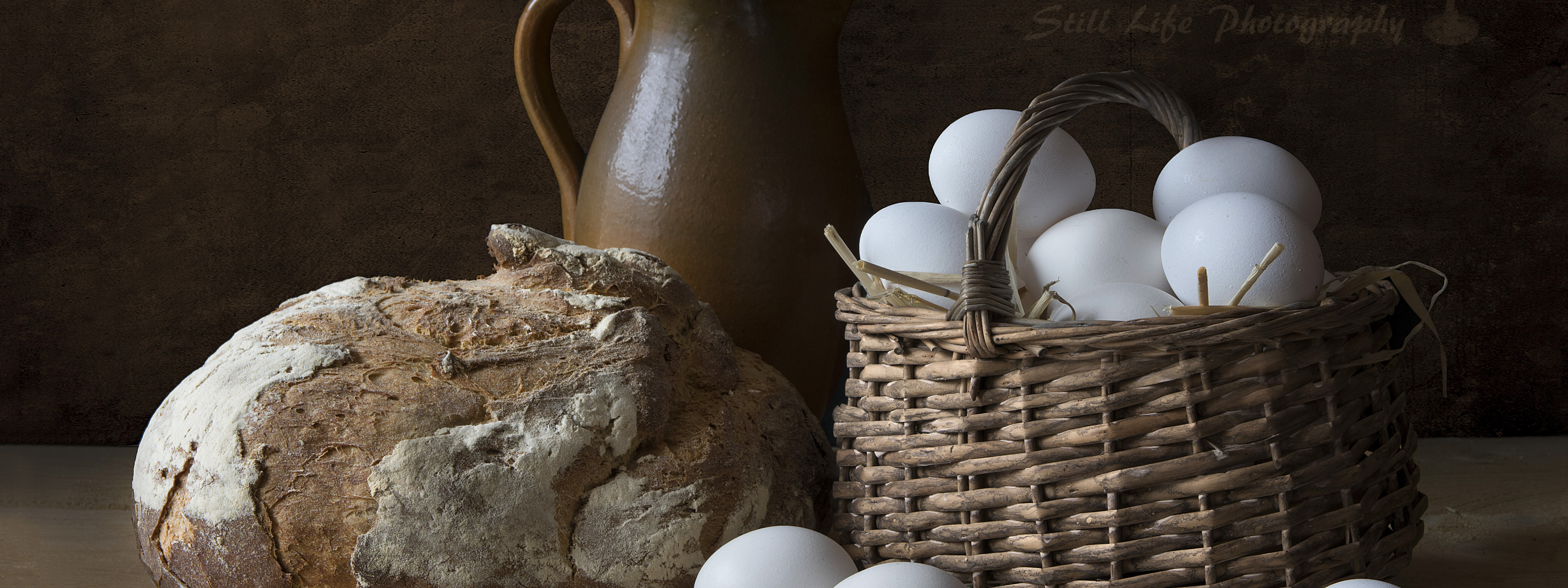 Натюрморт с хлебом и яйцами