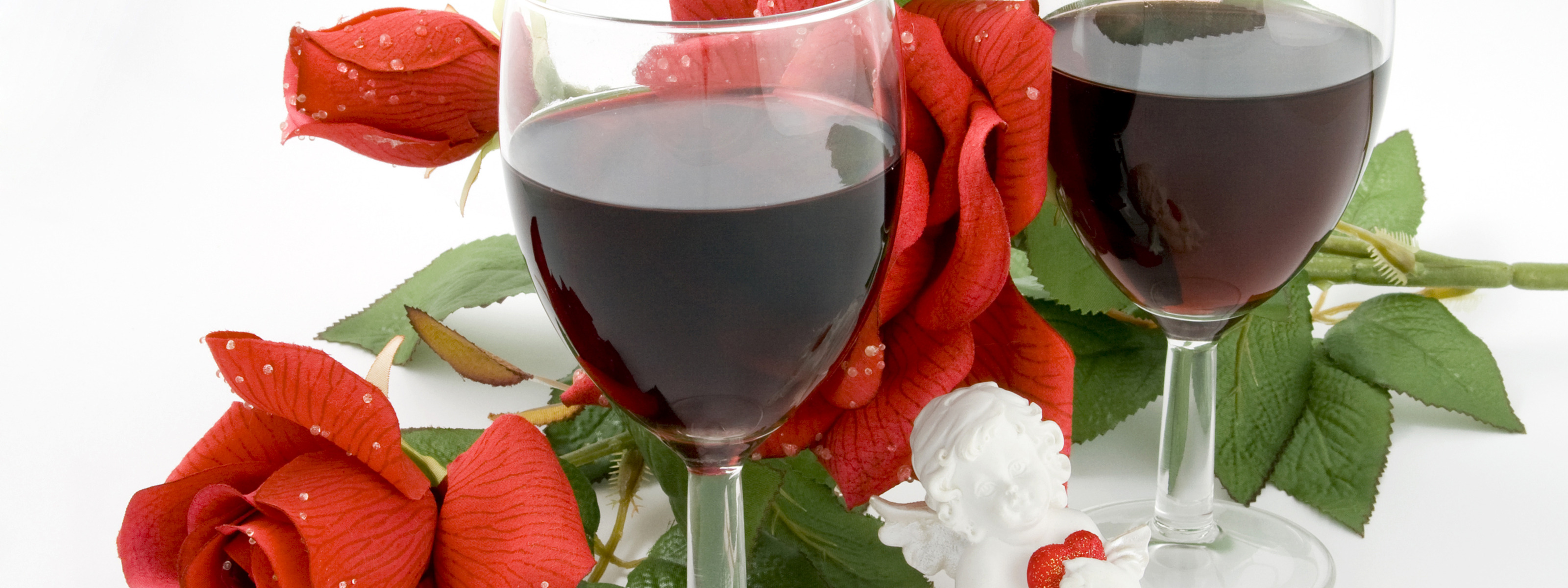 Роз вин. Розе вино. Красные розы и вино.
