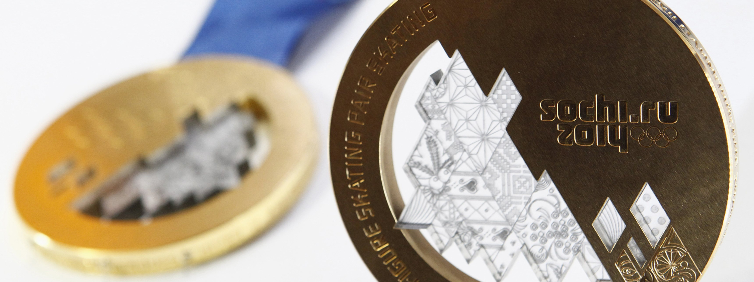 Бронзовая медаль Сочи. Медали Сочи 2014. Олимпийская Золотая медаль Сочи. Медали олимпиады 2014 бронза.