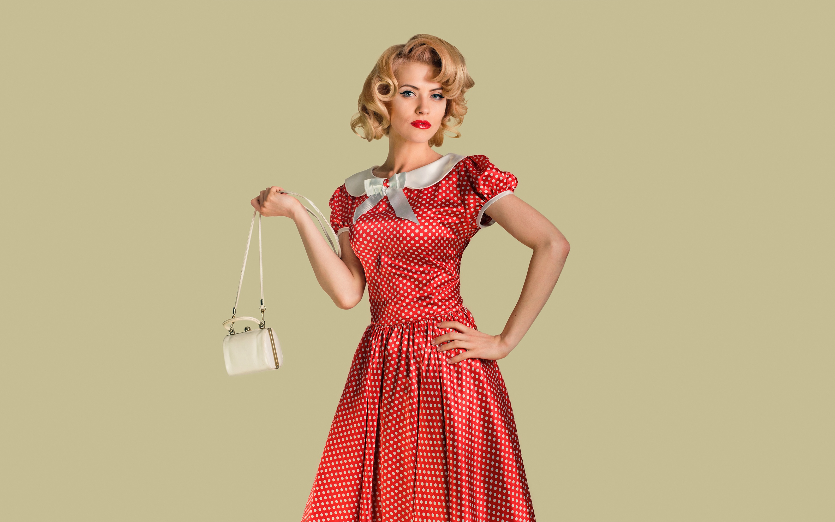 Девушка ретро стиль. Платье в стиле ретро. Ретро стиль в одежде. Платье в стиле 50-х годов. Ретро стиль в одежде для девушек.