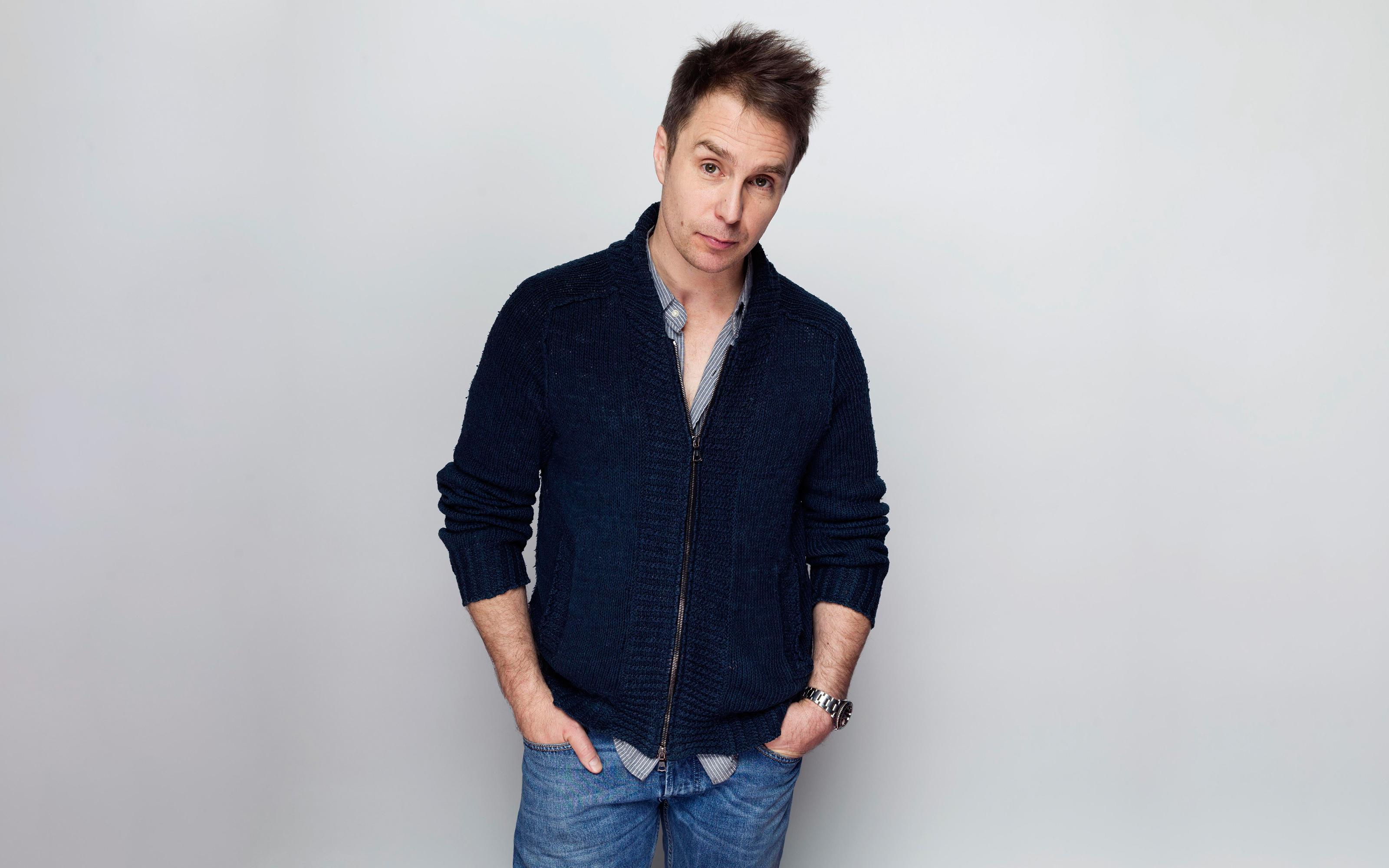 Фотки сам. Сэм Рокуэлл. Сэм Рокуэлл рост. Сэм Рокуэлл танцует. Sam Rockwell Photoshoot.