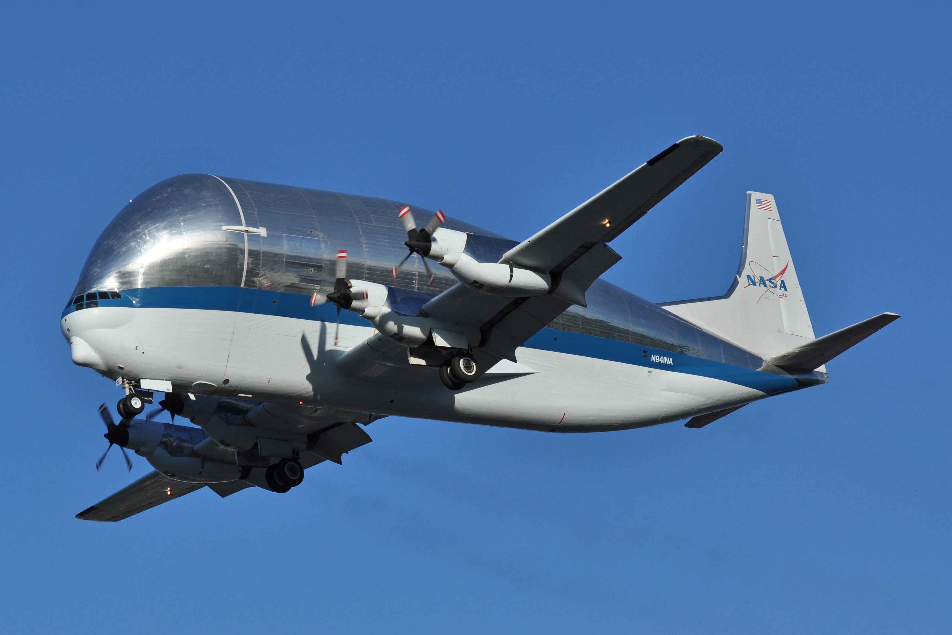 Транспортный самолет. Aero Spacelines b-377 Guppy. Aero Spacelines b-377. B377. Малый транспортный самолет.