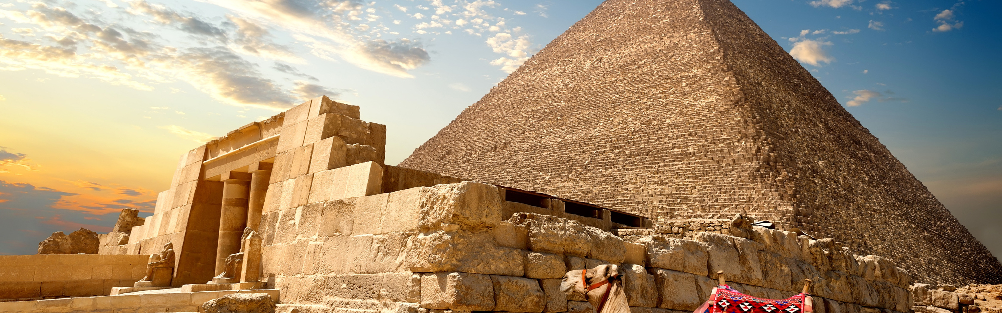 Куча пирамид. Египет пирамиды Верблюды. Пирамида Сенусерта 1. Красная пирамида в Египте. Поздние пирамиды Египта.