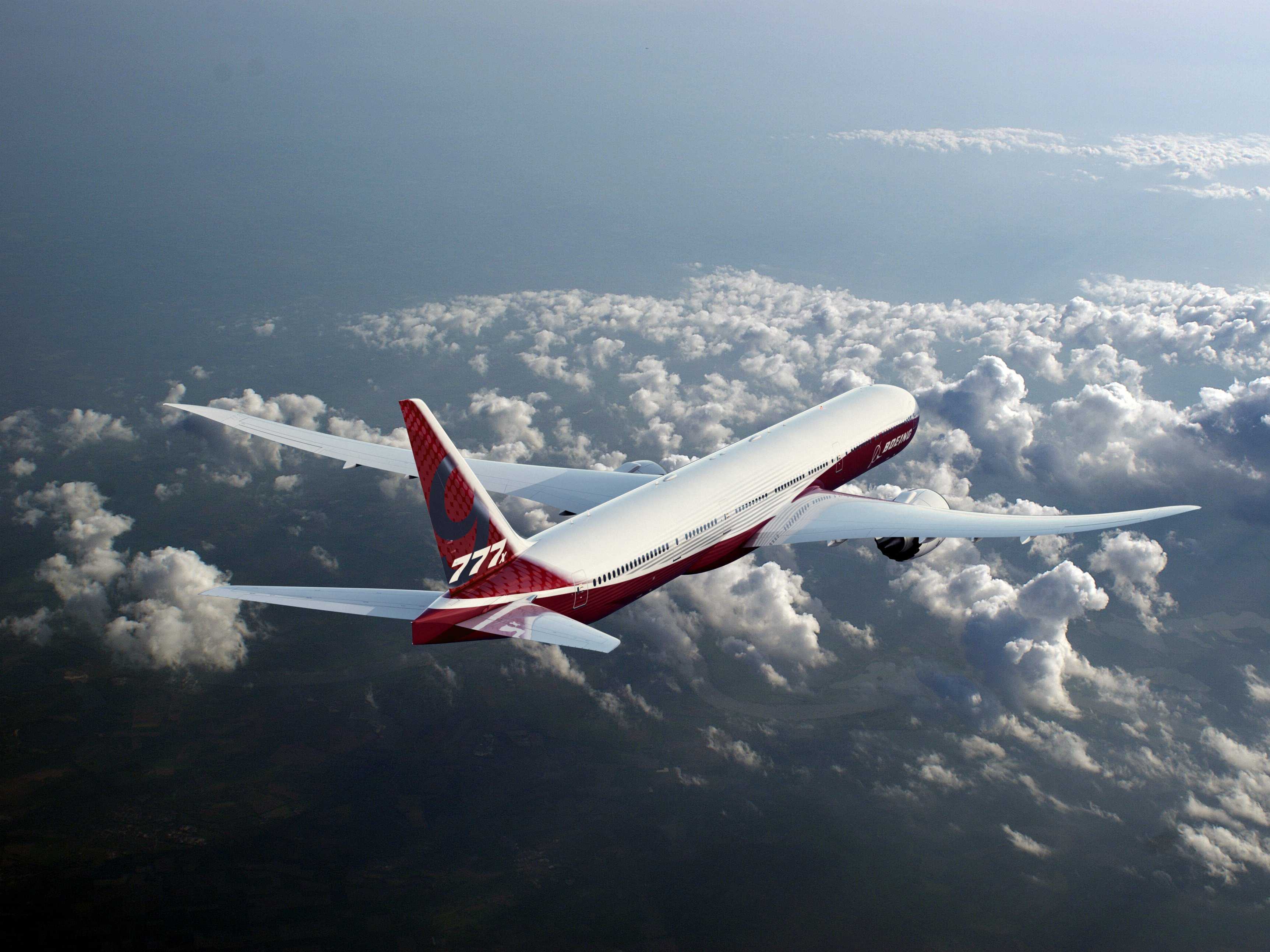 Самолет пожалуйста. Пассажирские самолеты Боинг 777. Boing 777x. Boeing 777x складное крыло. Боинг 777 пассажирский.