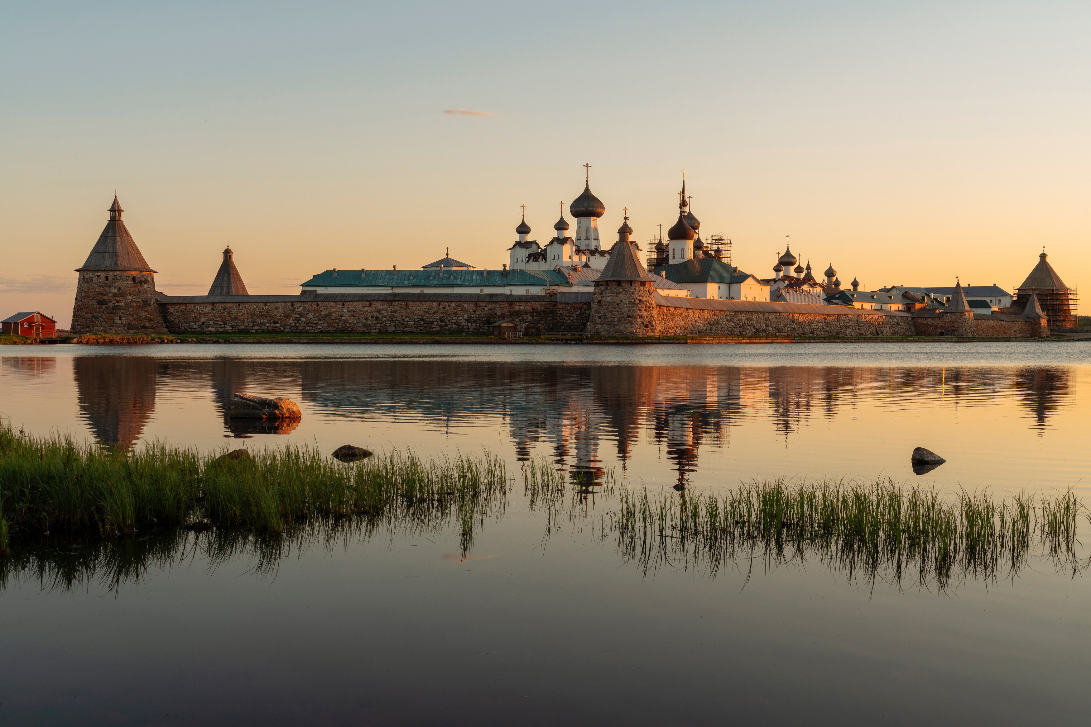 фото монастырей на островах