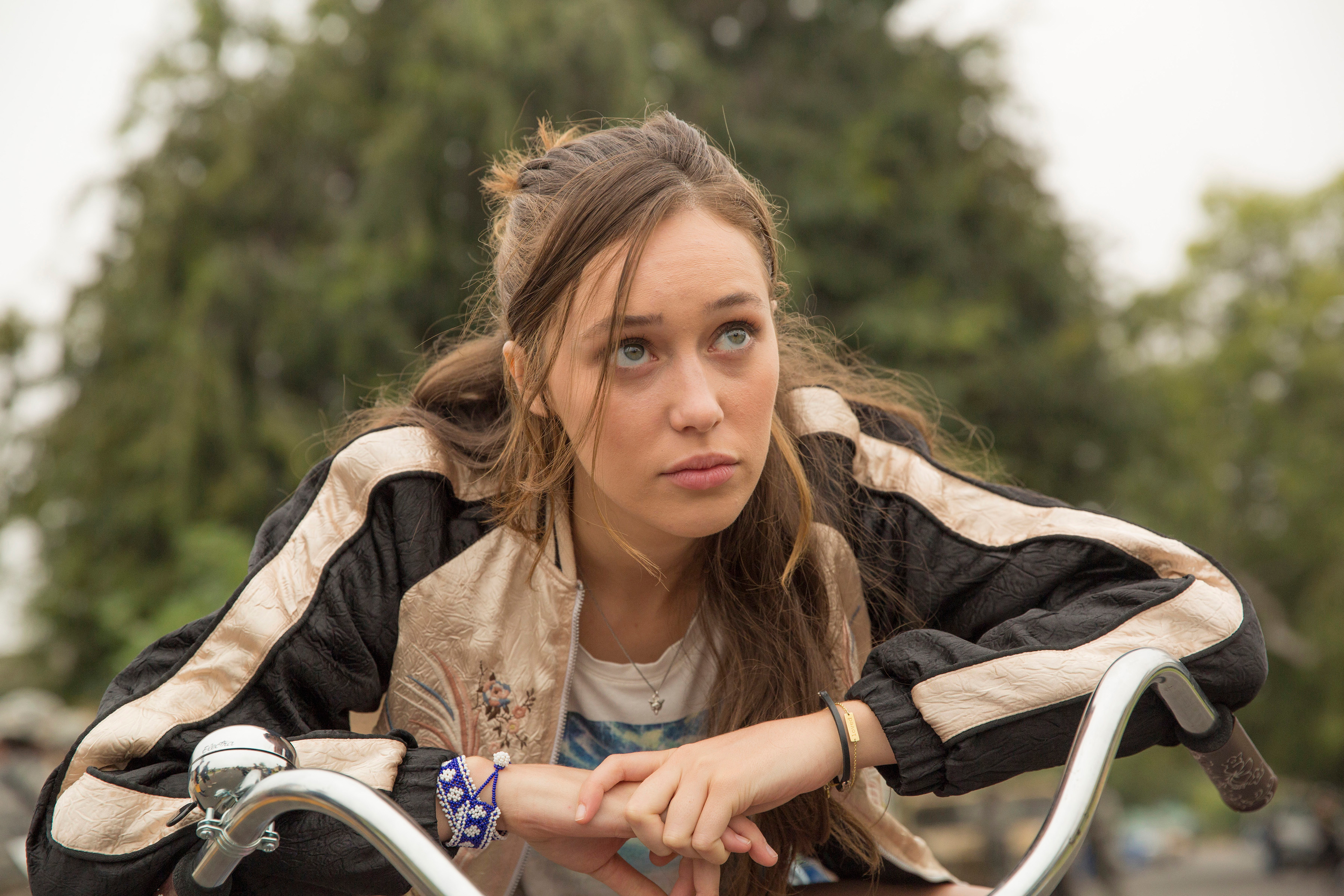 Alicia Clark Sexy