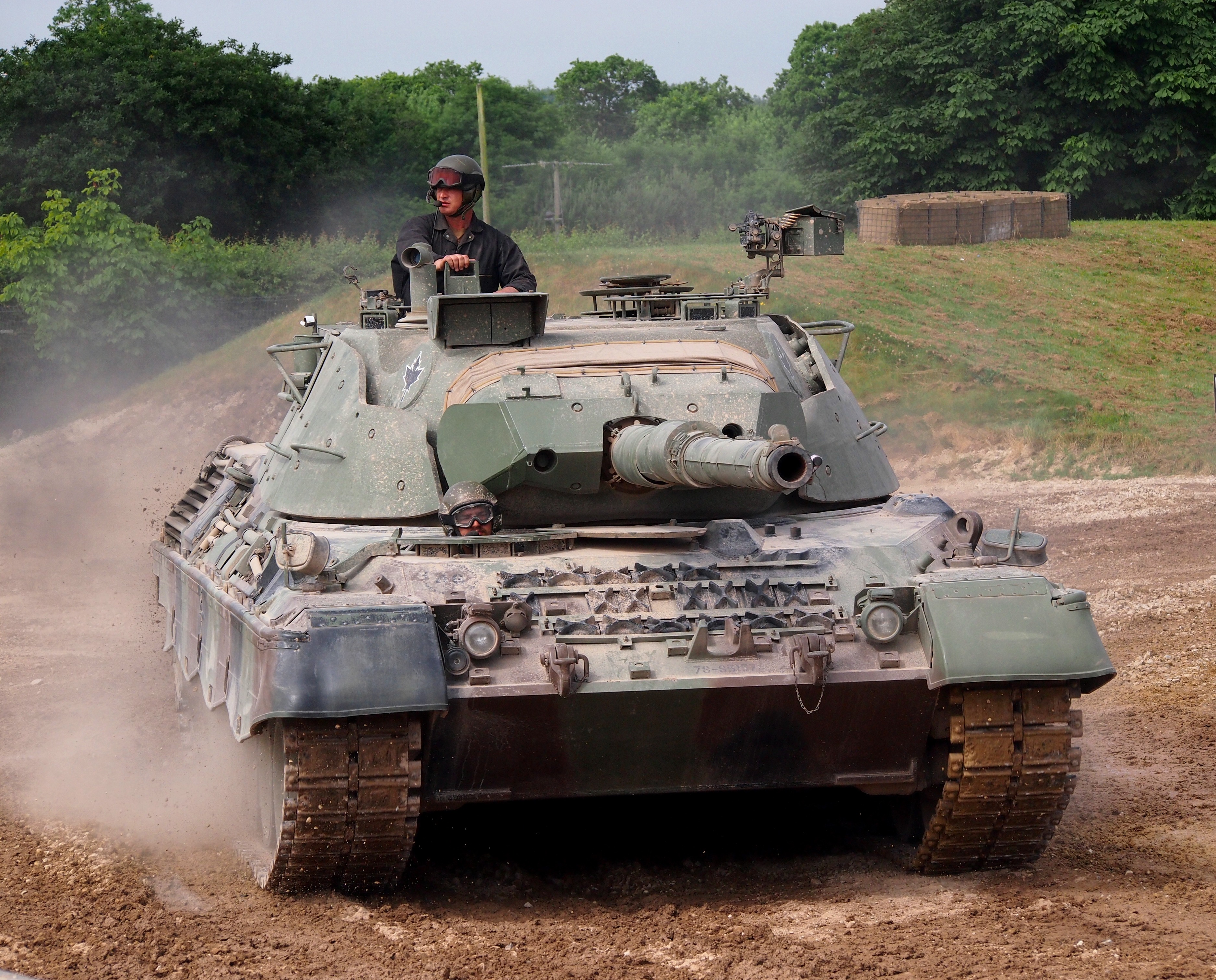 Первая версия танков. Танк леопард 1. Леопард 1а5. Немецкий танк леопард 1. Танк леопард 2.