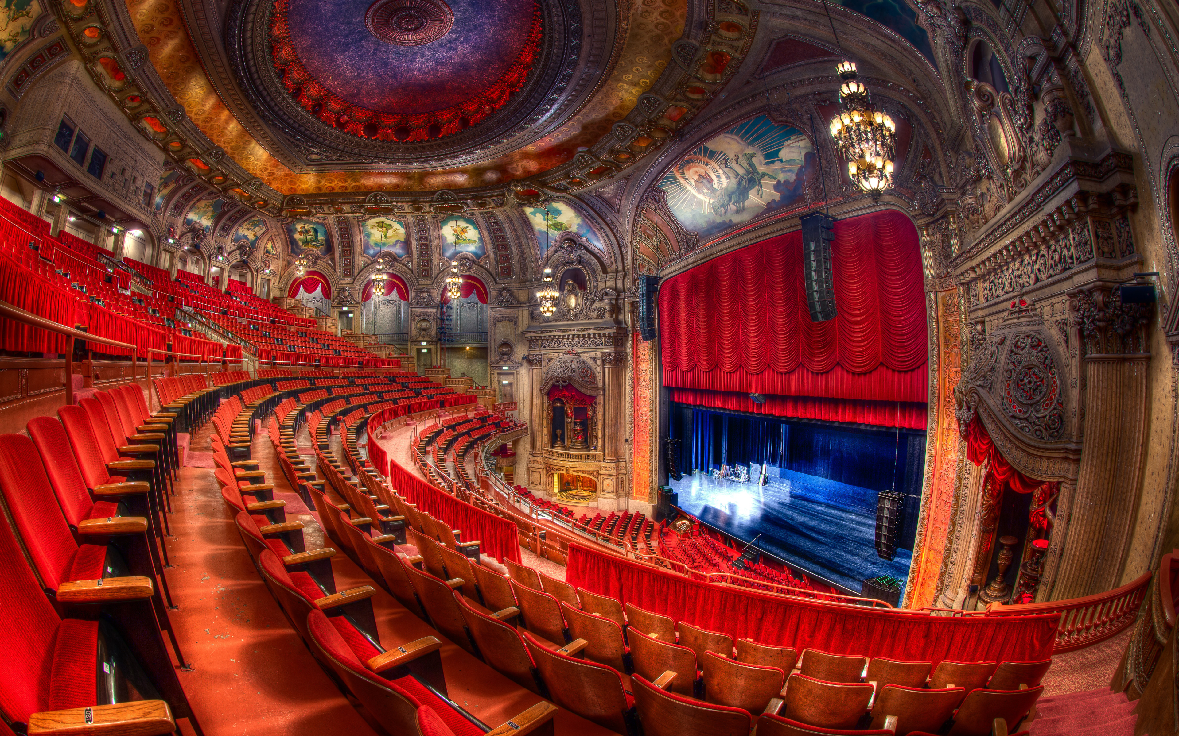 Самые большие оперы. Оперный театр в Чикаго. Оперный театр Бухарест. Оперный театр Мехико внутри. Концертный зал в Чикаго.