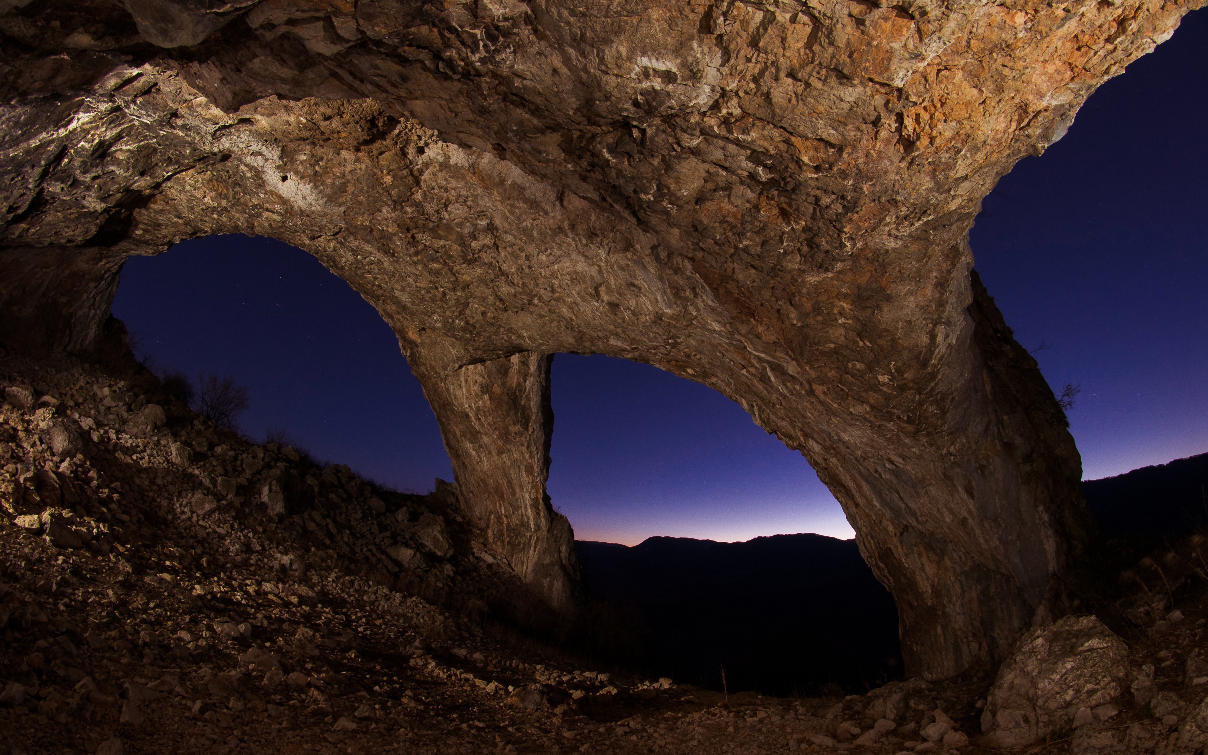 Рок арка. Пещера Арко дель Темпо. Арка пещера Цзяньсу. Лунькина пещера арка. Свод пещеры.