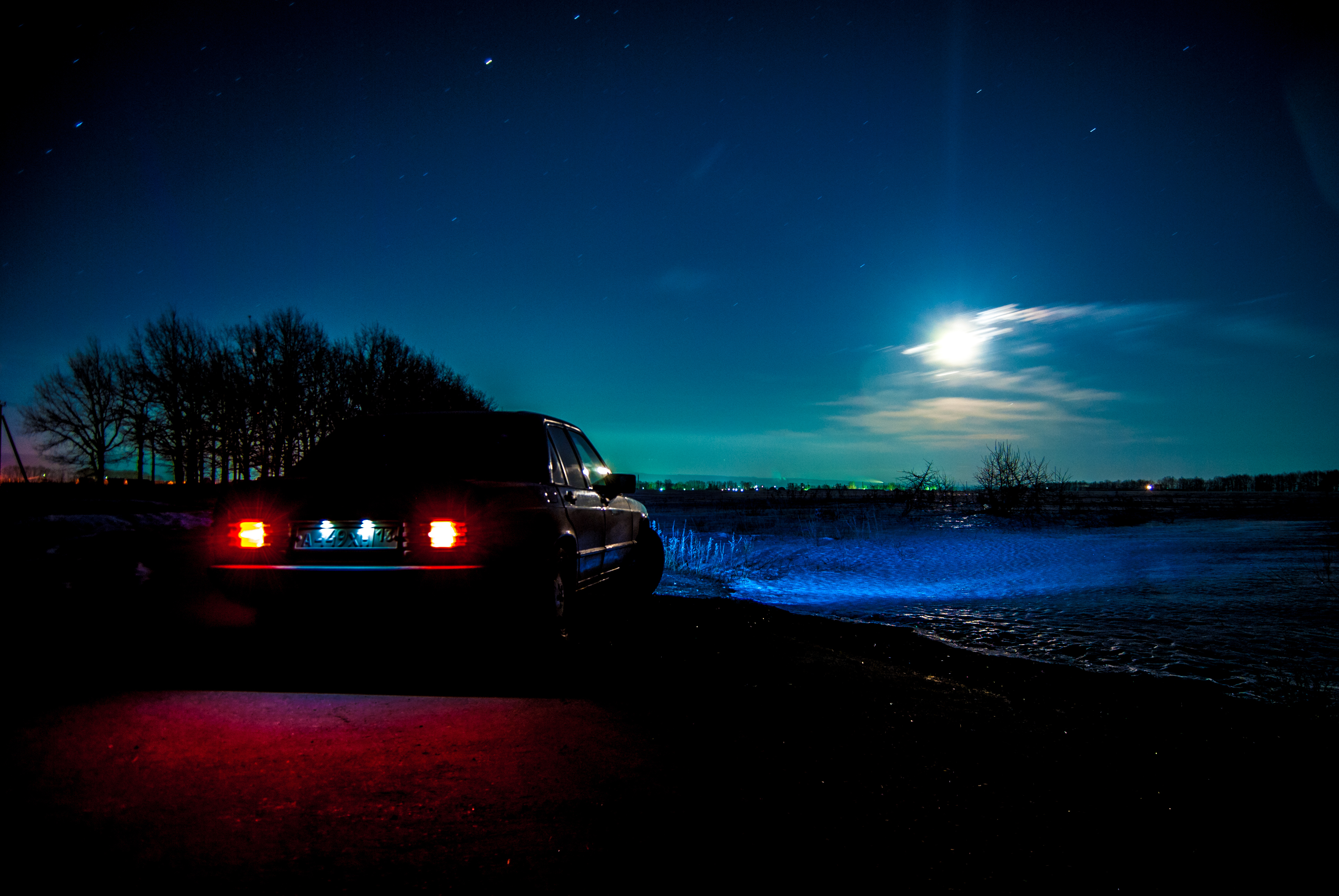 Вечером вокруг моей стоянки пели. БМВ е38 ночью. БМВ е36 в темноте. BMW e34 ночью. Лунный свет BMW e34.