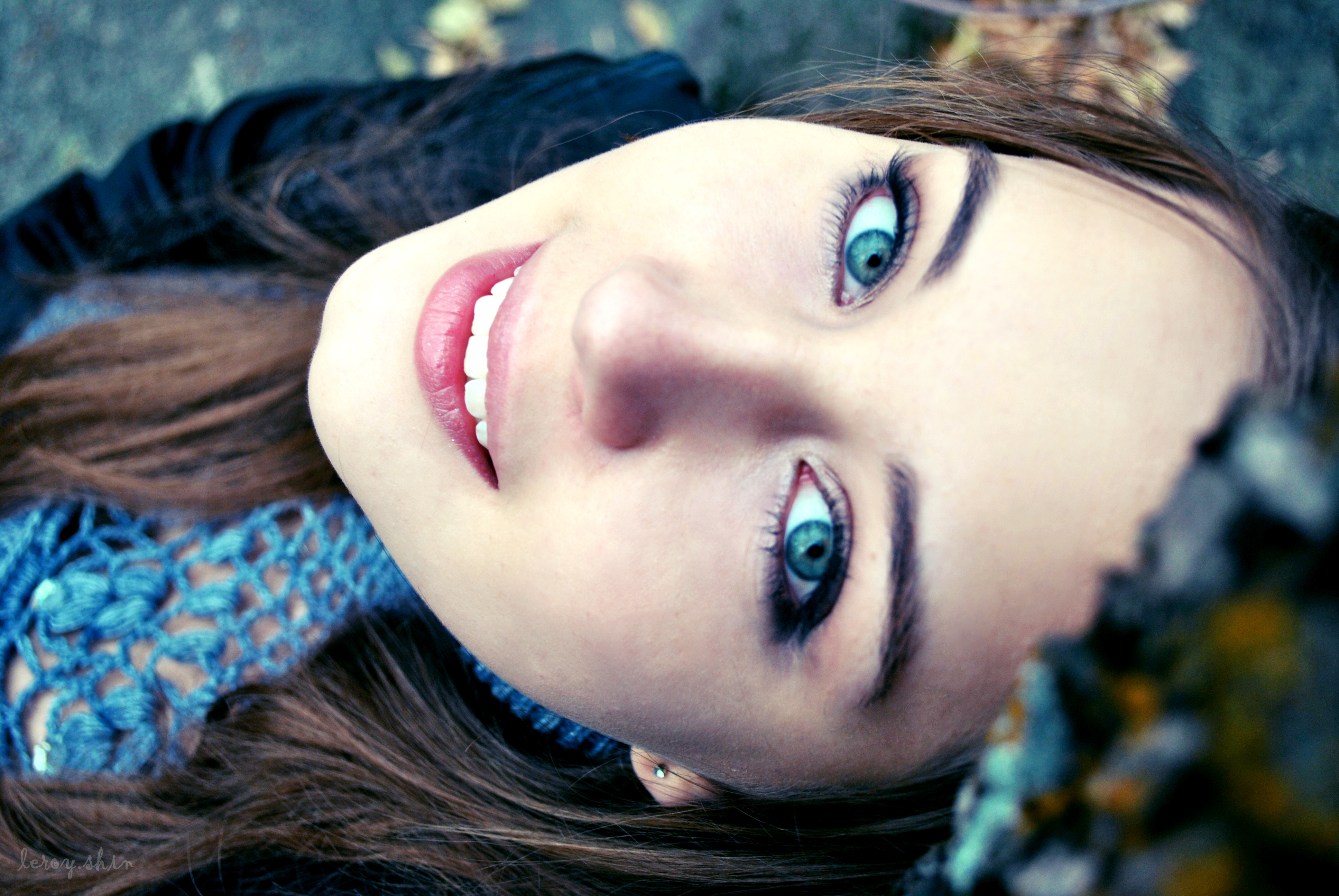 Beautiful eyes. Алиса Абдулова. Девушка с синими глазами. Голубоглазые девушки. Шатенка с голубыми глазами.