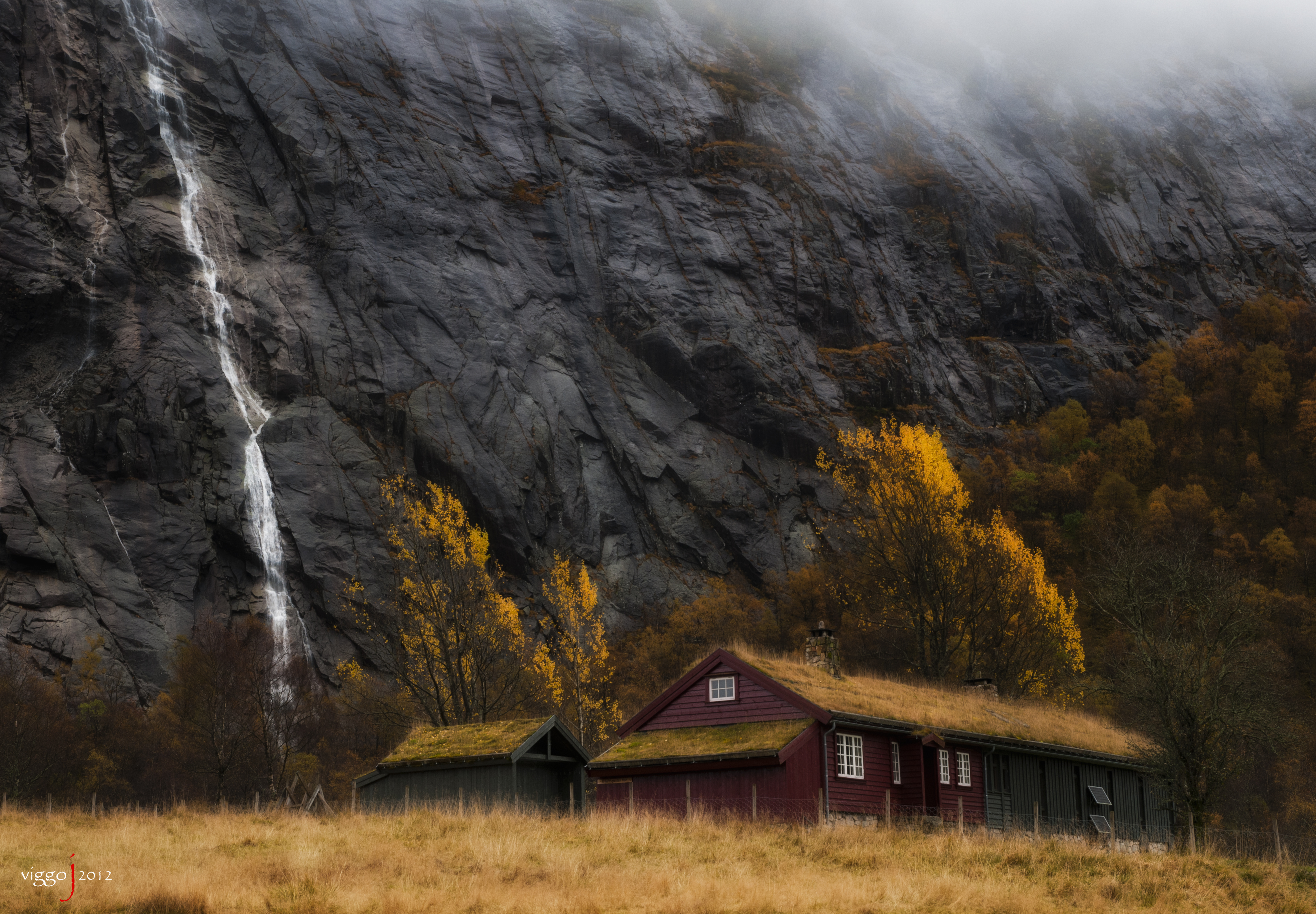 Обои осень, горы, дом, водопад, Норвегия, Viggo Johansen Photography,  Ставангер, Ругаланн на телефон и рабочий стол, раздел природа, разрешение  3938x2736 - скачать