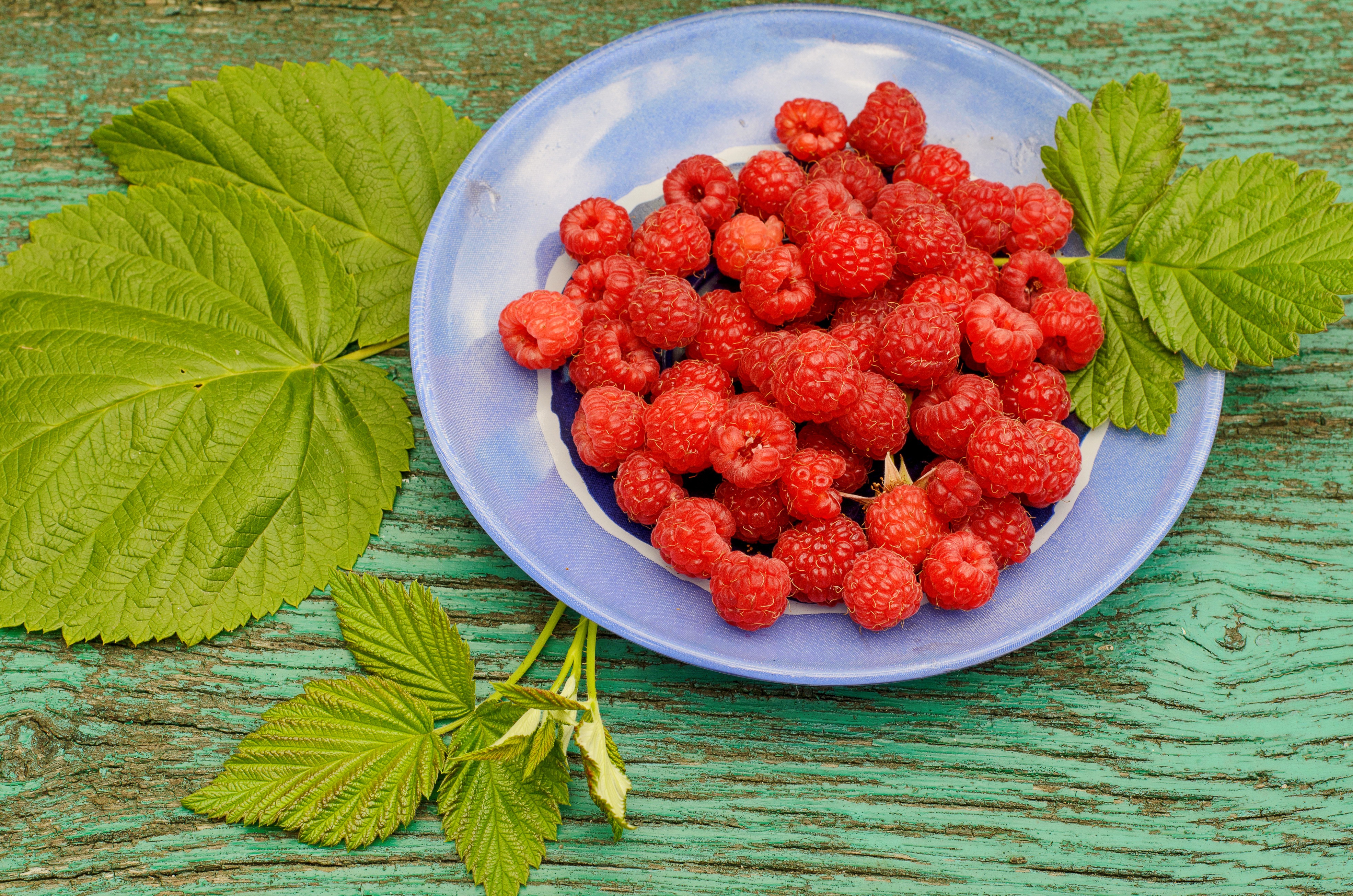 Волшебная ягода малины - помощник в похудении и достижении стройности.