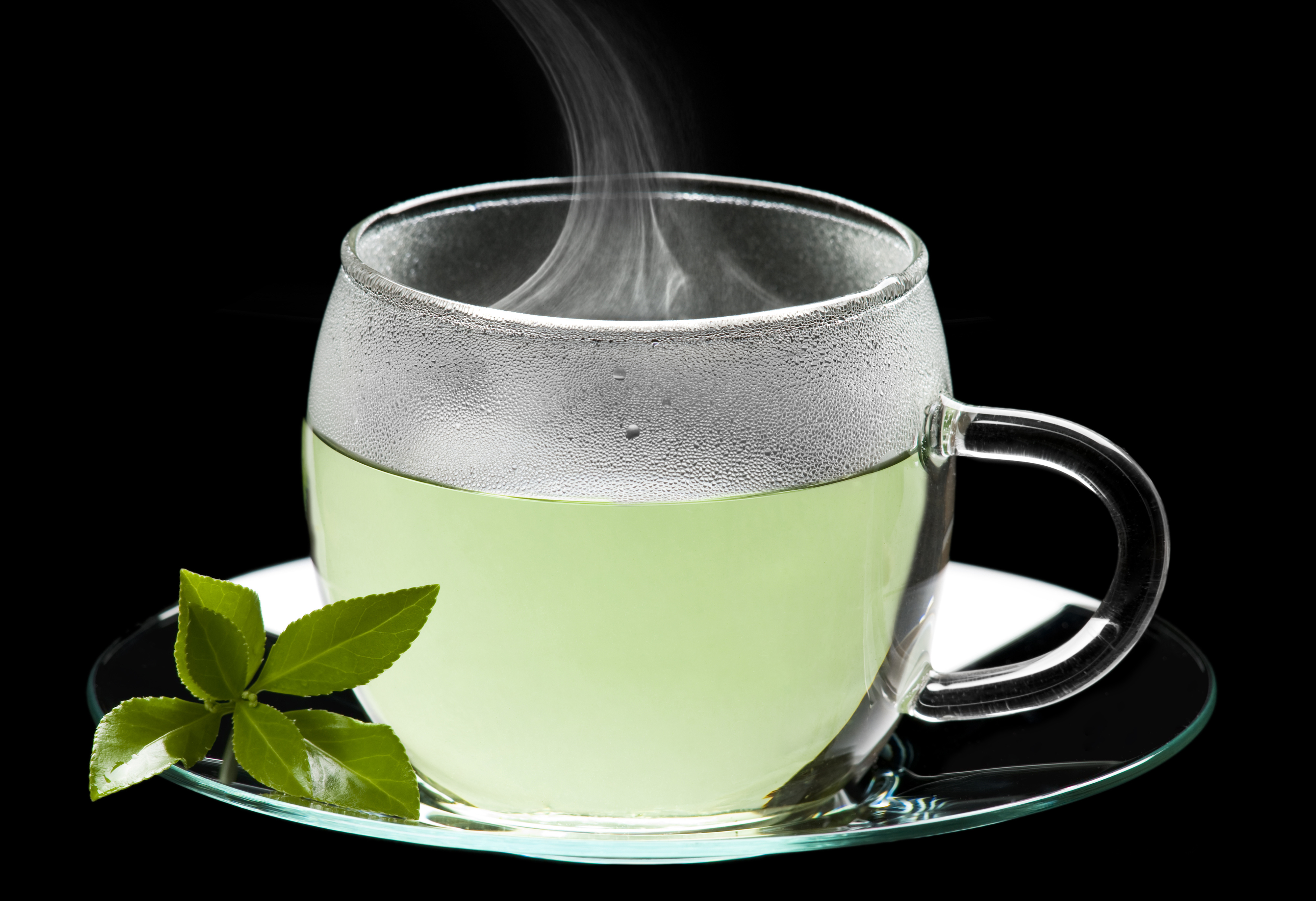 Стакан черного чая. Зеленый чай. Кружка чай. Чашка зеленого чая. Кружка зеленый чай.