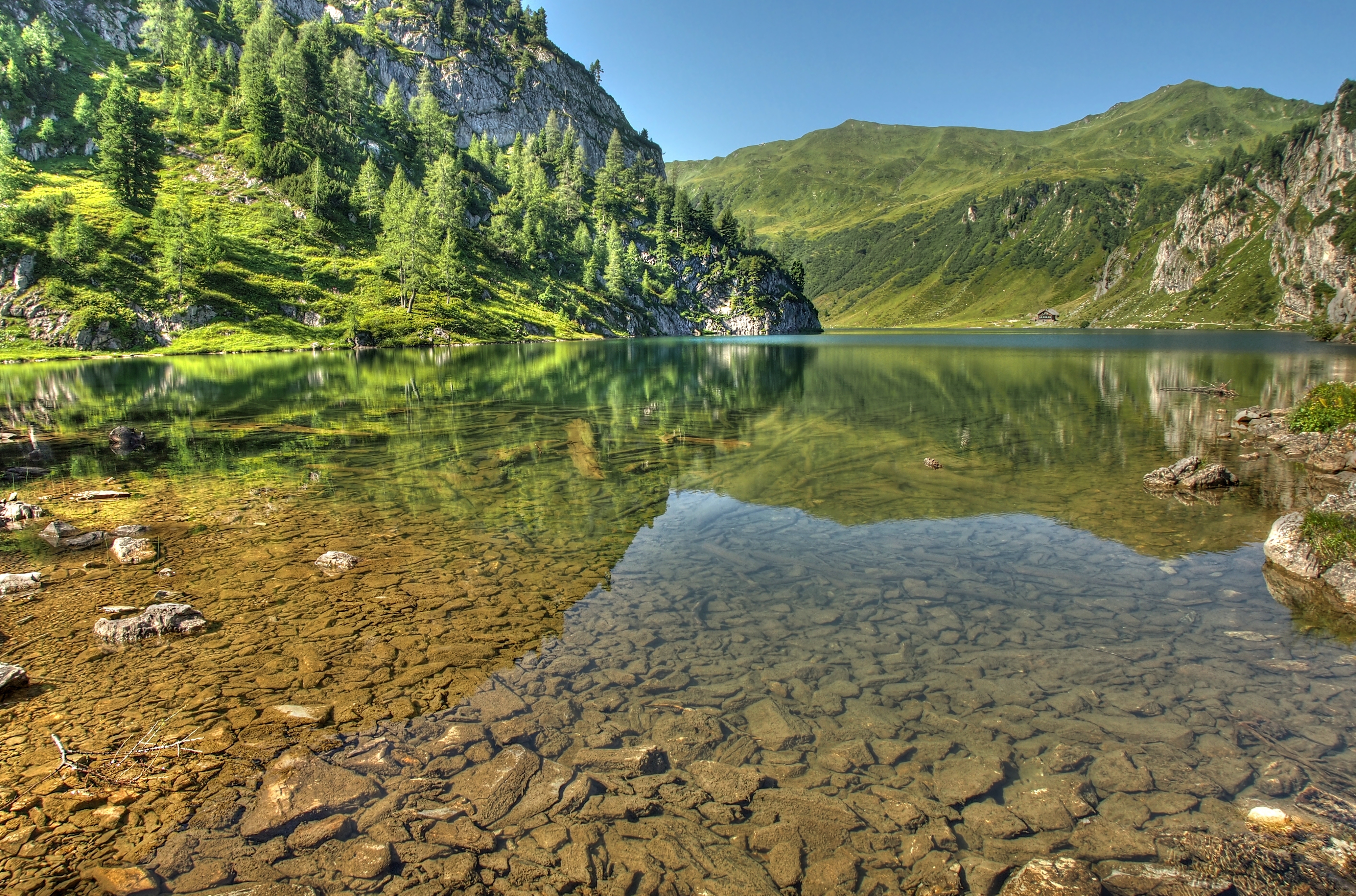 Озера в гребнях. Горное озеро в Башкирии. Горные реки Австрии. Голубое озеро Альпы. Чистая природа.