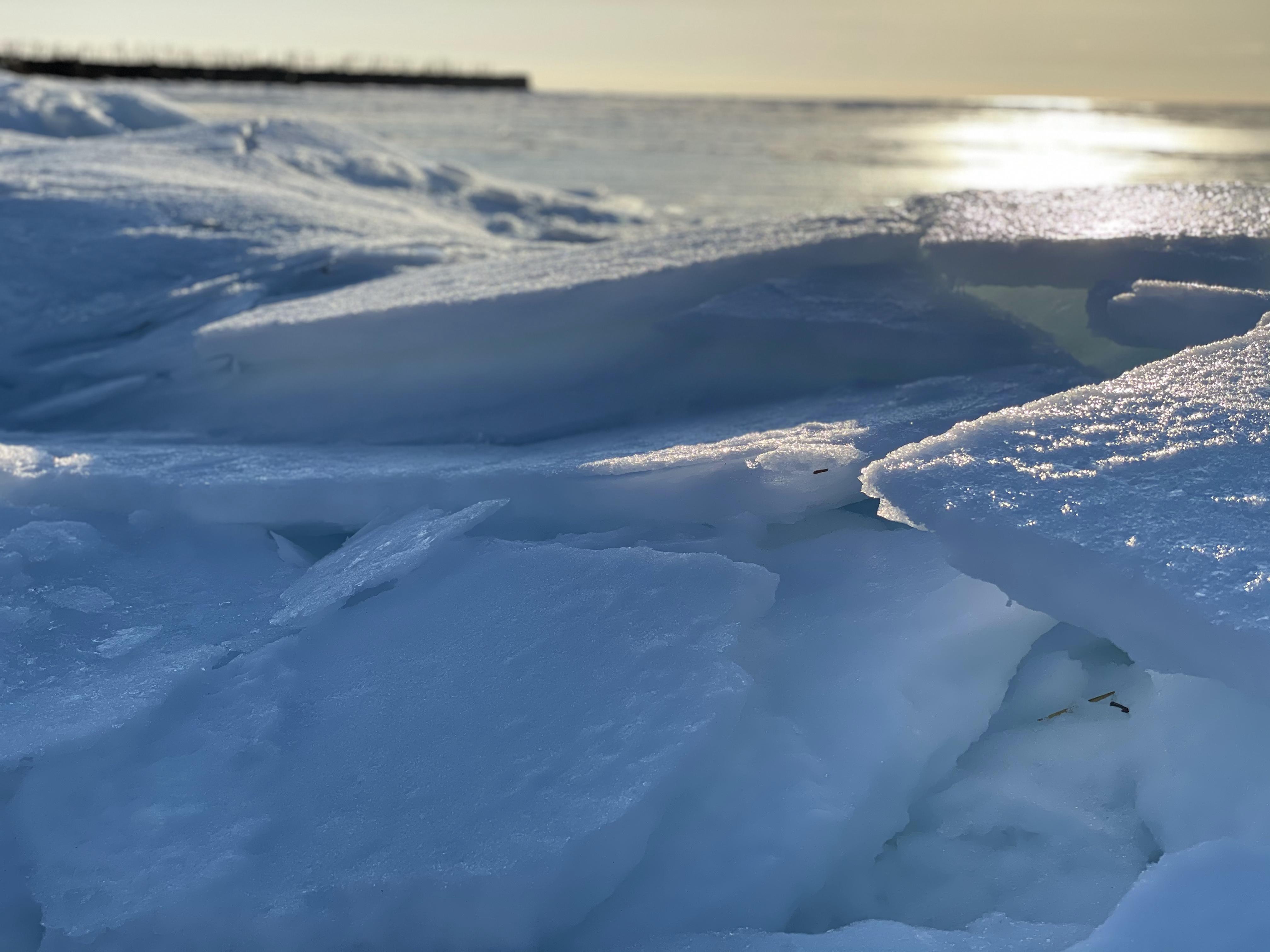 Лед на море. Зима снег много снега СТО восемь море лёд СТО восемь солнце. Ледяное море арт. Ice Sea Top view.