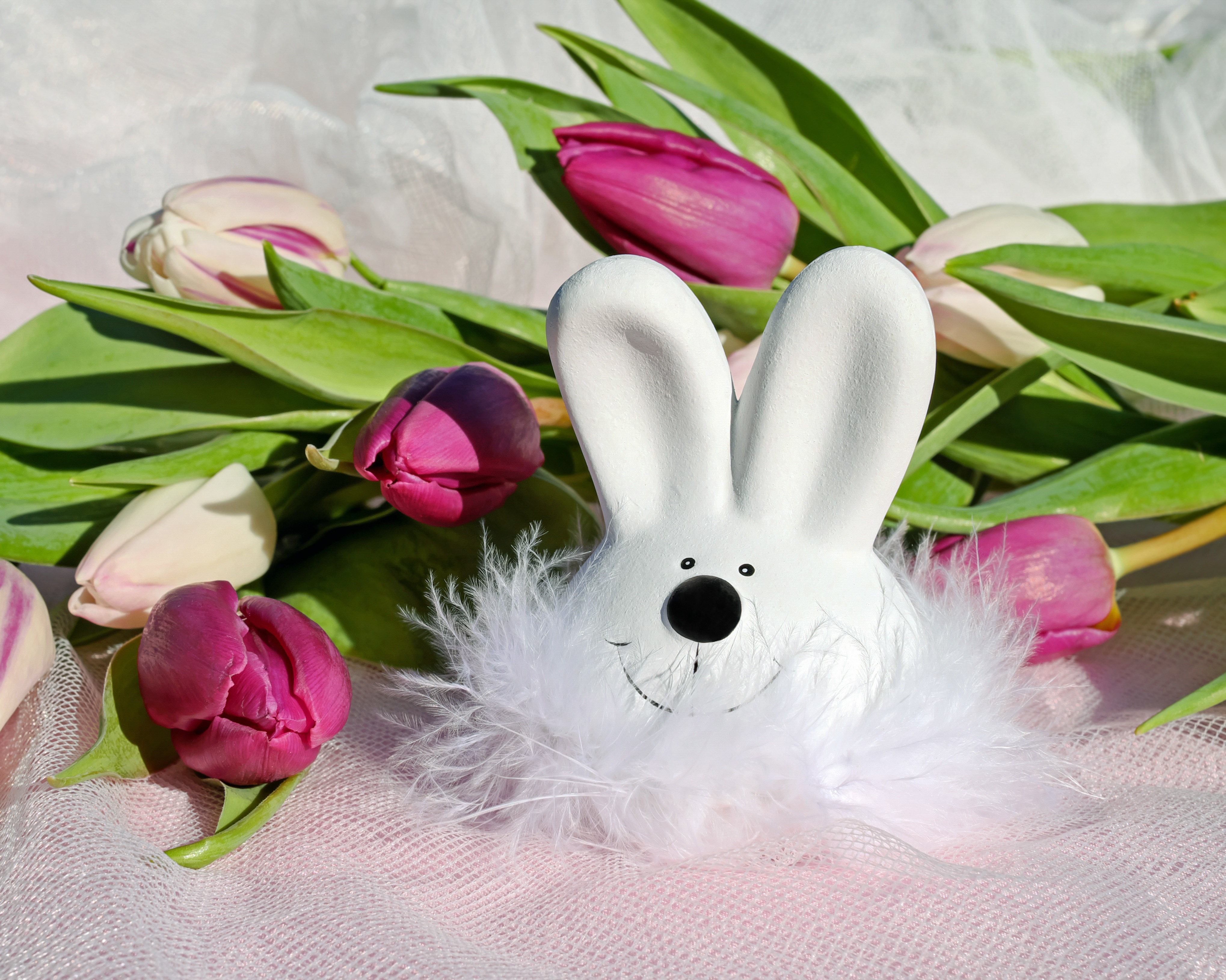 Пасхальный заяц. Пасхальный кролик (розовый). Пасхальный зайчик. Зайчик с букетом. День мартовского зайца