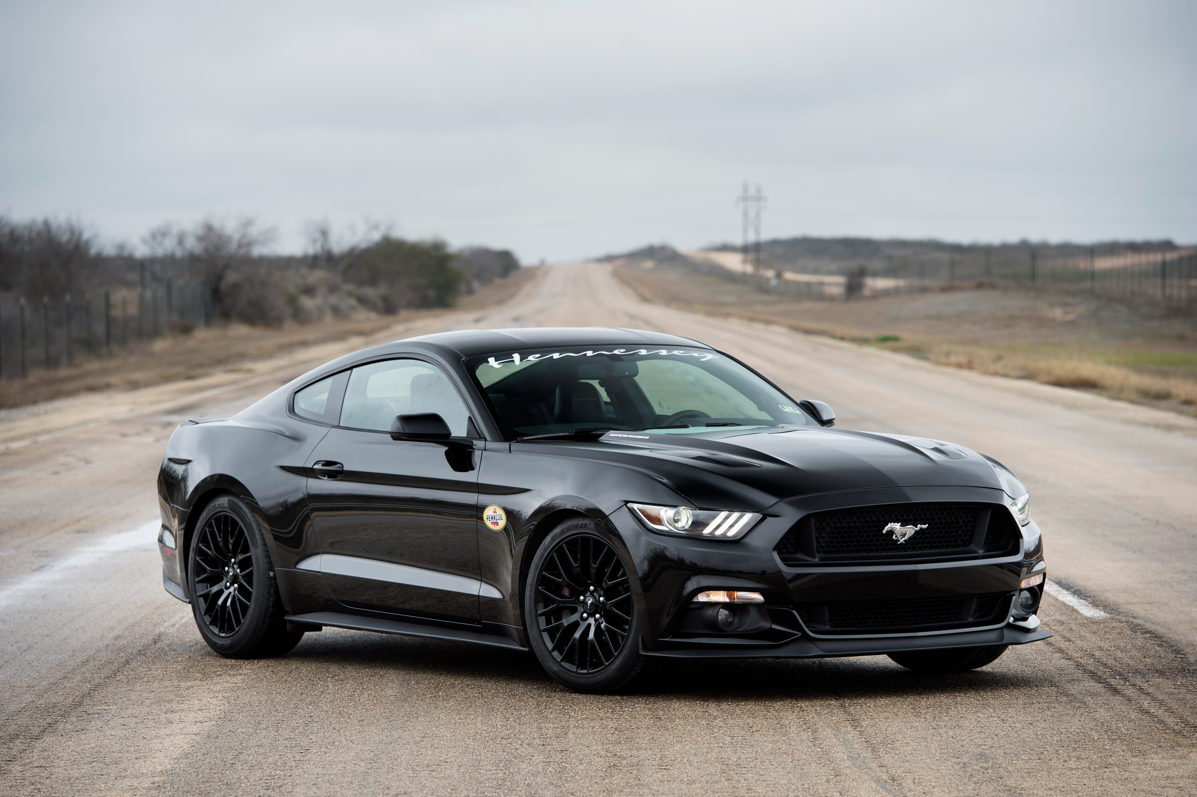 Black ford. Форд Мустанг gt 2015. Ford Mustang 2015. Ford Mustang gt 2015. Форд Мустанг gt 2015 чёрный.