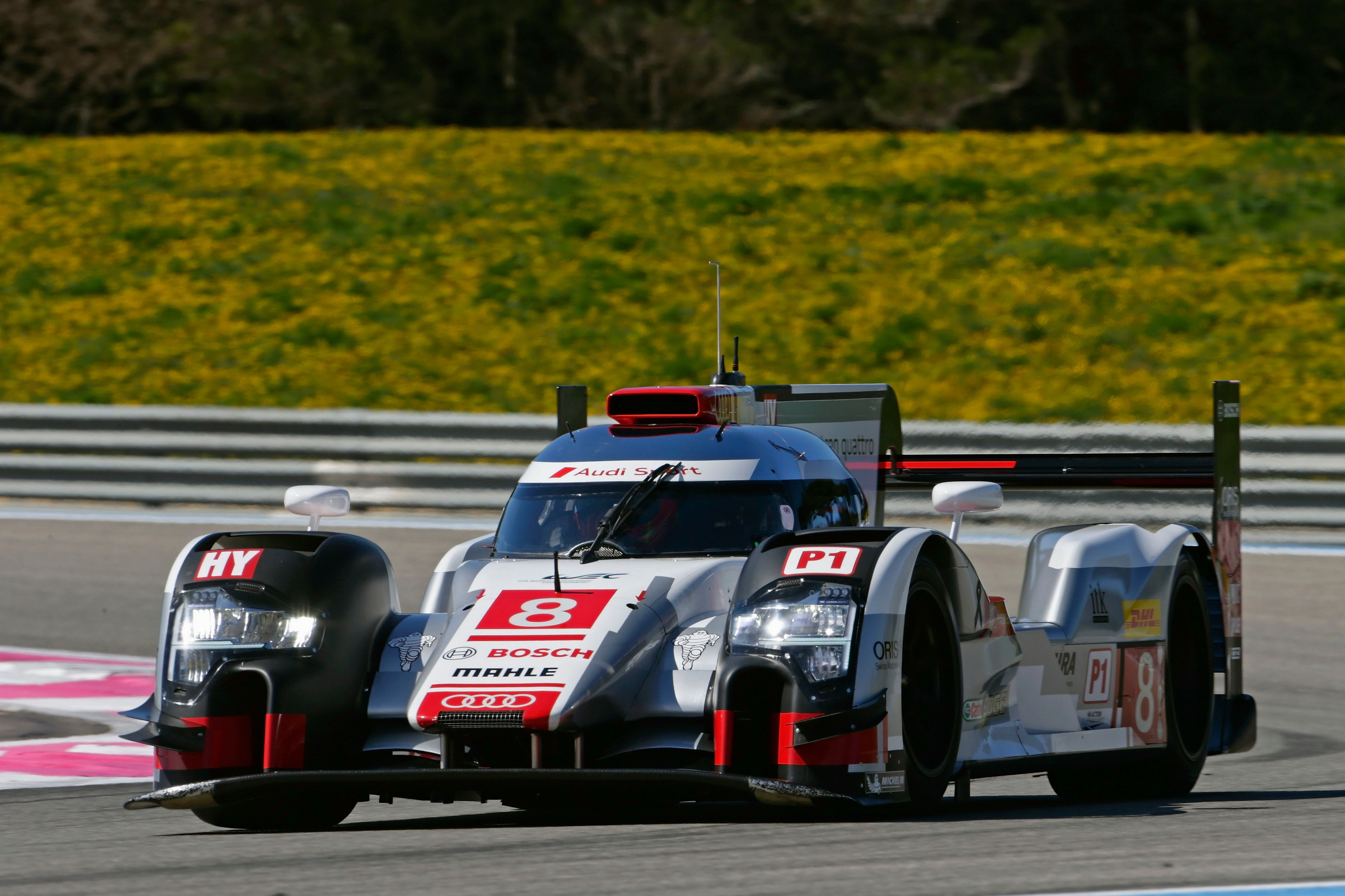 Audi r18 e tron