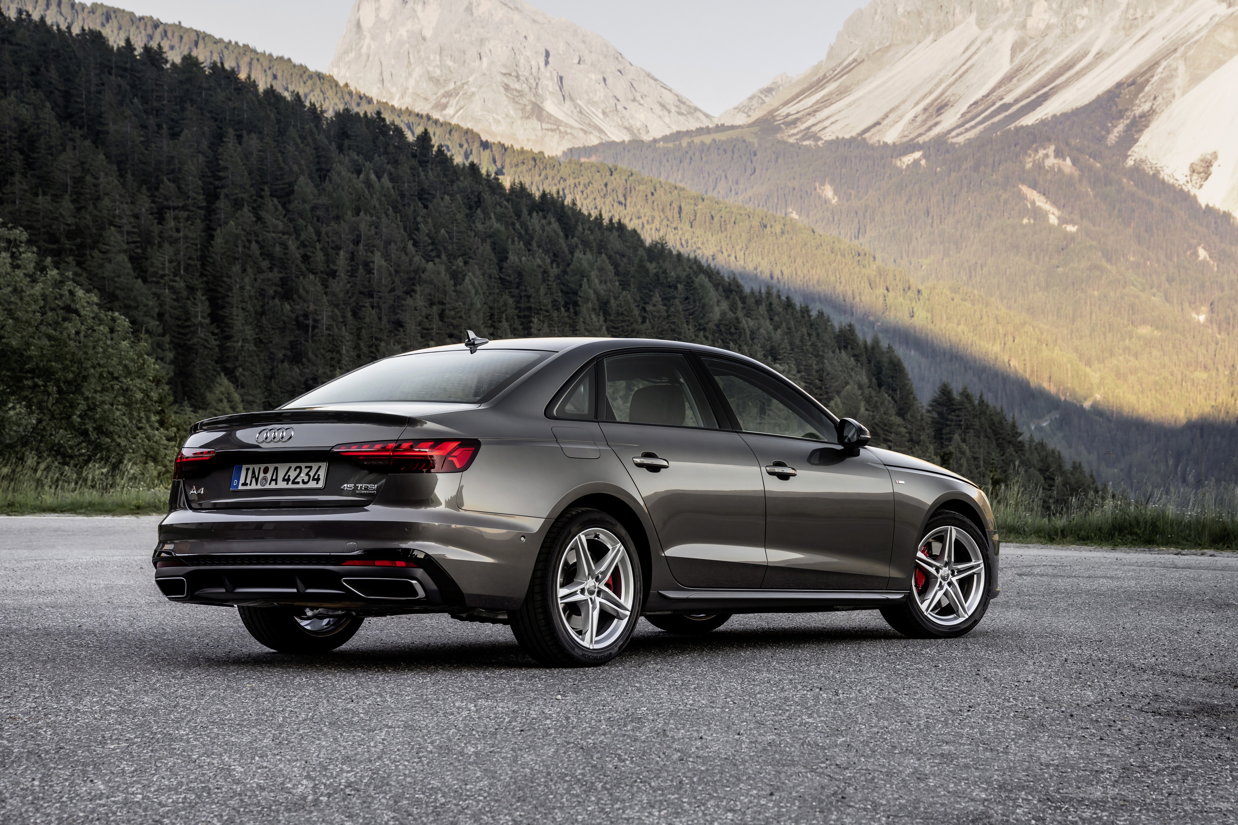 Ауди а4 2019 года. Audi a4 2022. Audi a4 2019. Ауди а4 седан 2021. Audi a4 2021 s line.