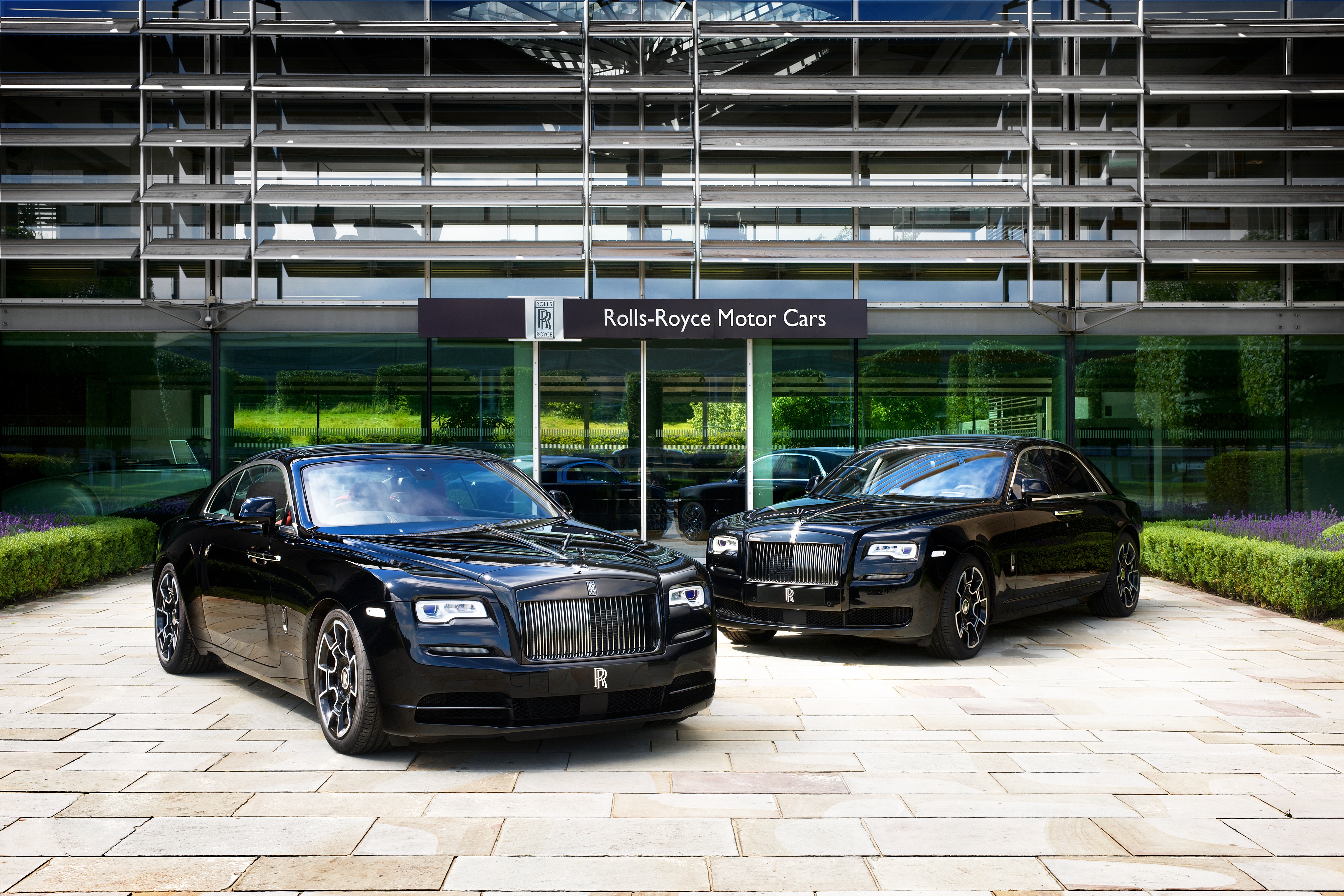 Обои авто, черный, Rolls-Royce, black, шикарный, Роллс-Ройс, metallic на  телефон и рабочий стол, раздел другие марки, разрешение 4096x2731 - скачать