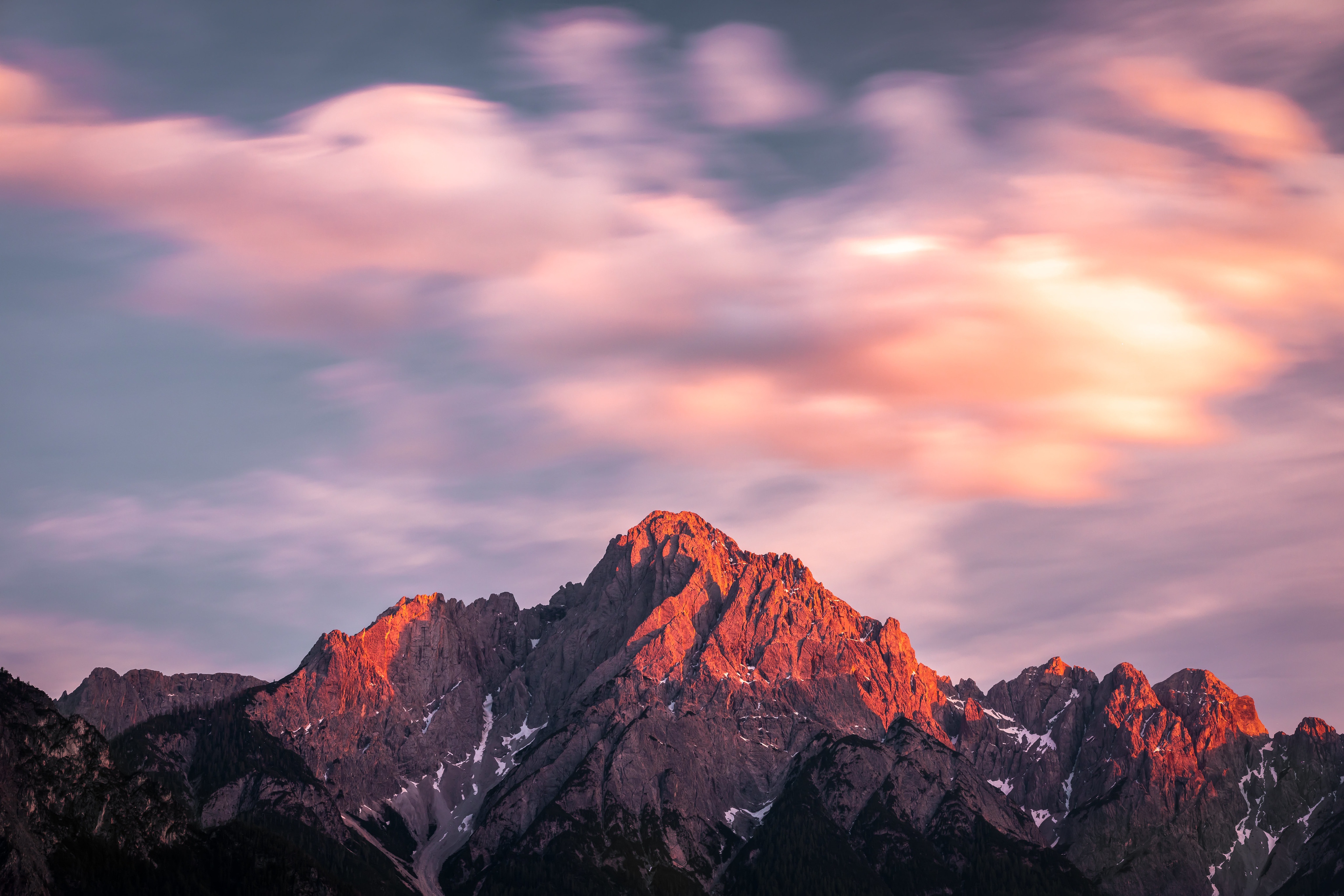 Light mountain. Гора с двумя вершинами. Небесные горы. Гора скалы вечер. Небо.