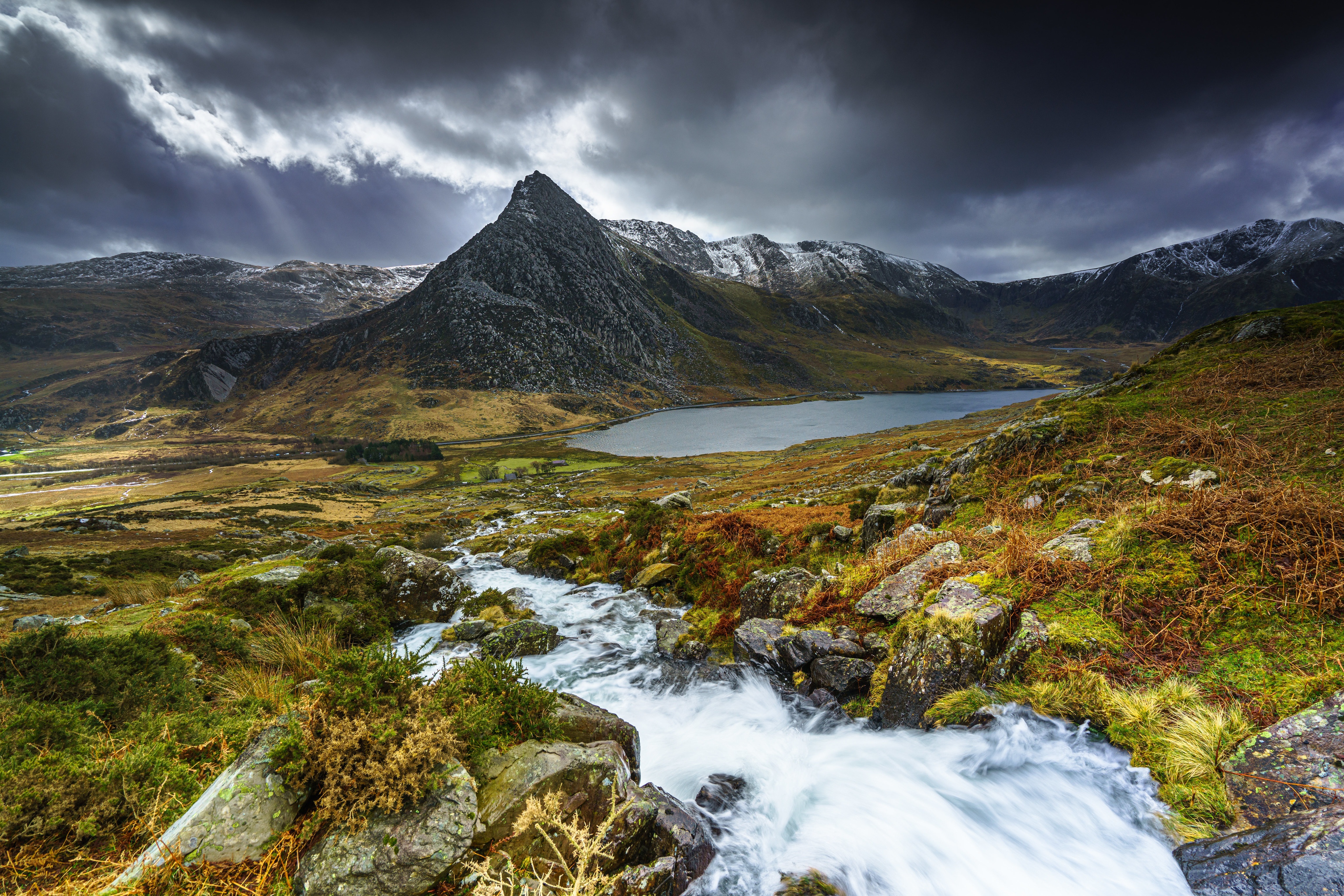 Scotland national nature reserves. Гора Сноудон в Уэльсе. Сноудония национальный парк. Сноудония Великобритания. Национальный парк Сноудония в Уэльсе Великобритания.