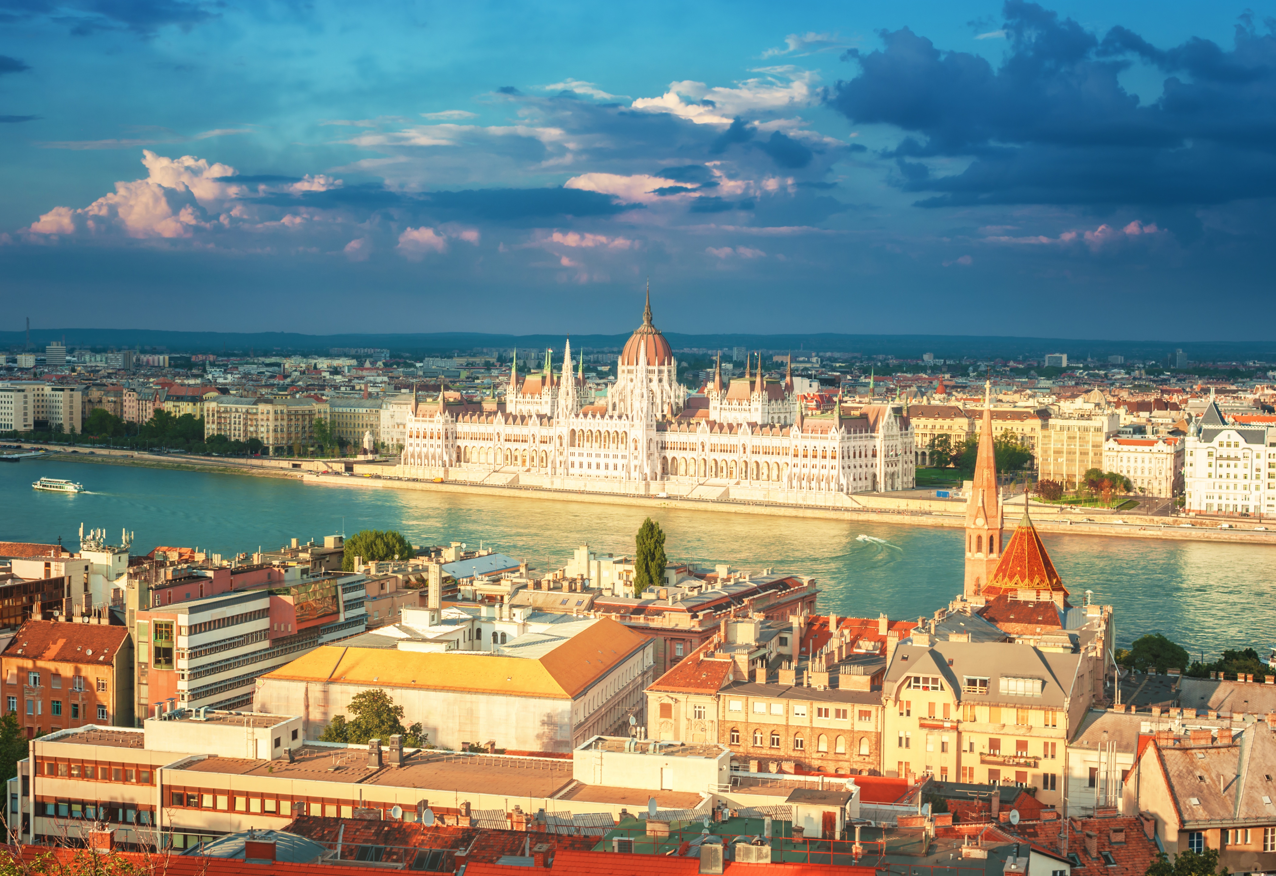 Туры в европу из минска. Венгрия Будапешт. Столица Румынии Будапешт. Budapest столица Венгрии. Будапешт панорама города.