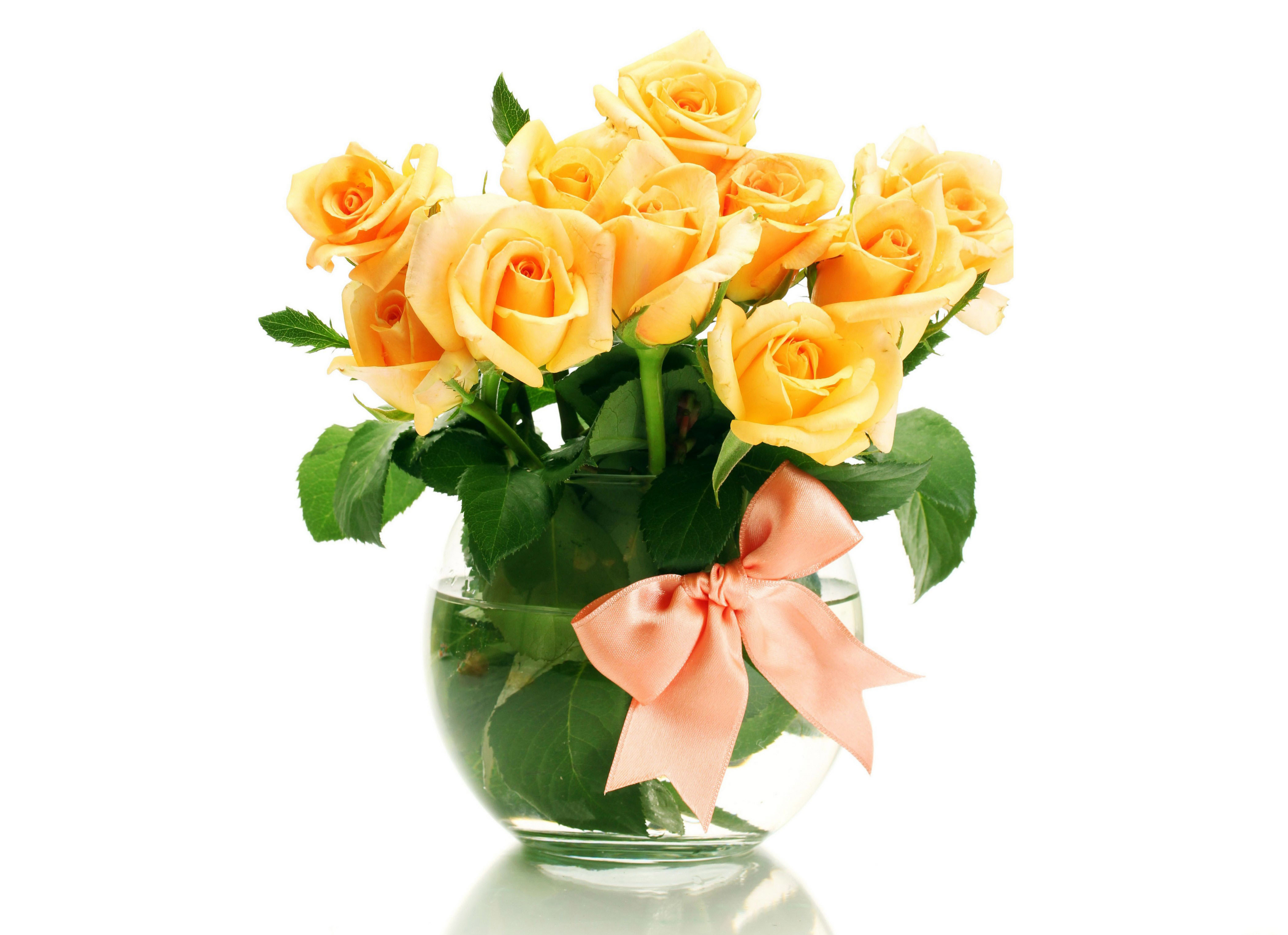 100 000 изображений по запросу Цветы в вазе доступны в рамках роялти-фри лицензии