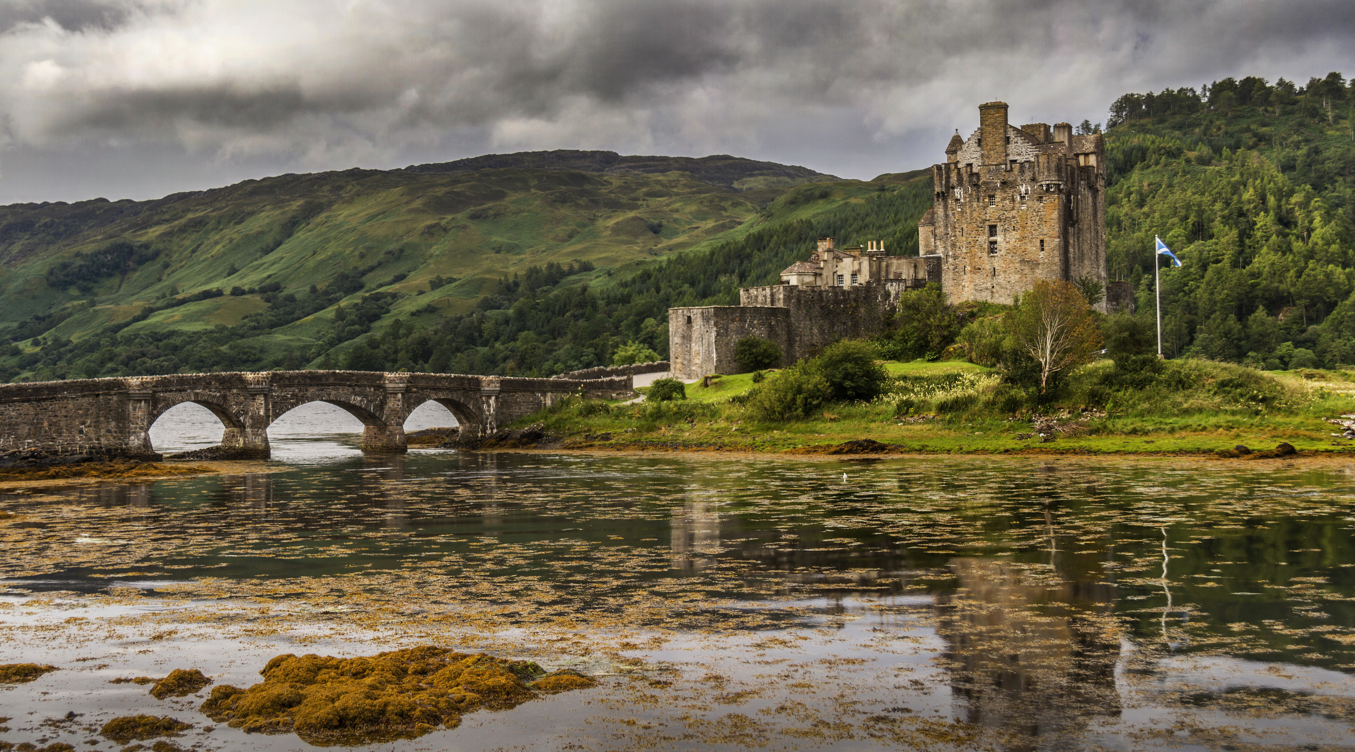 Шотландия. Замок Эйлен-Донан Шотландия. Замок Килхурн, Шотландия. Замок Эйлен Донан (озеро Даич). Кирримьюр Шотландия.