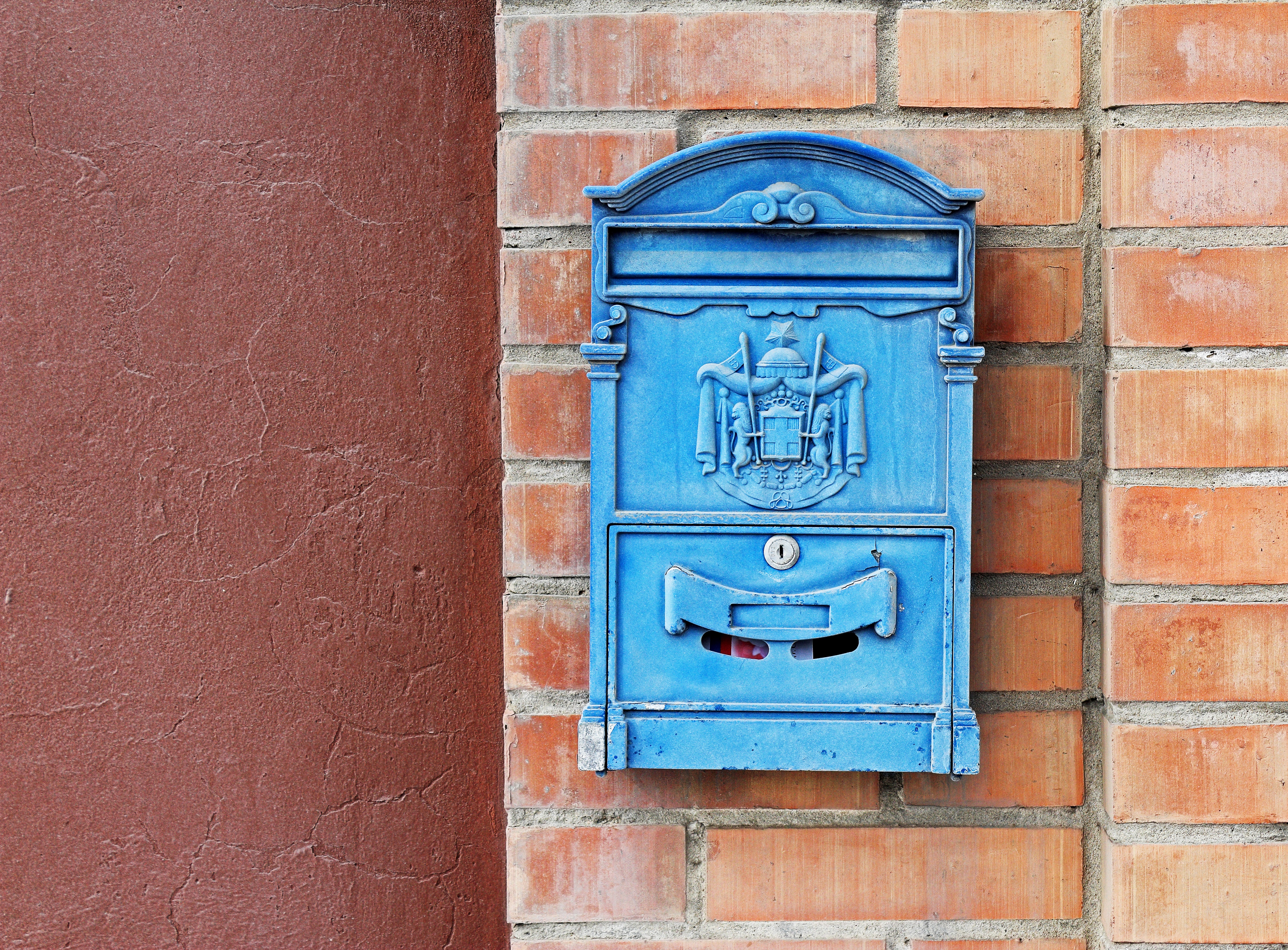 Компания почтового ящика. Почтовый ящик. Старинный почтовый ящик. Почтовый ящик "домик". Антикварный почтовый ящик.