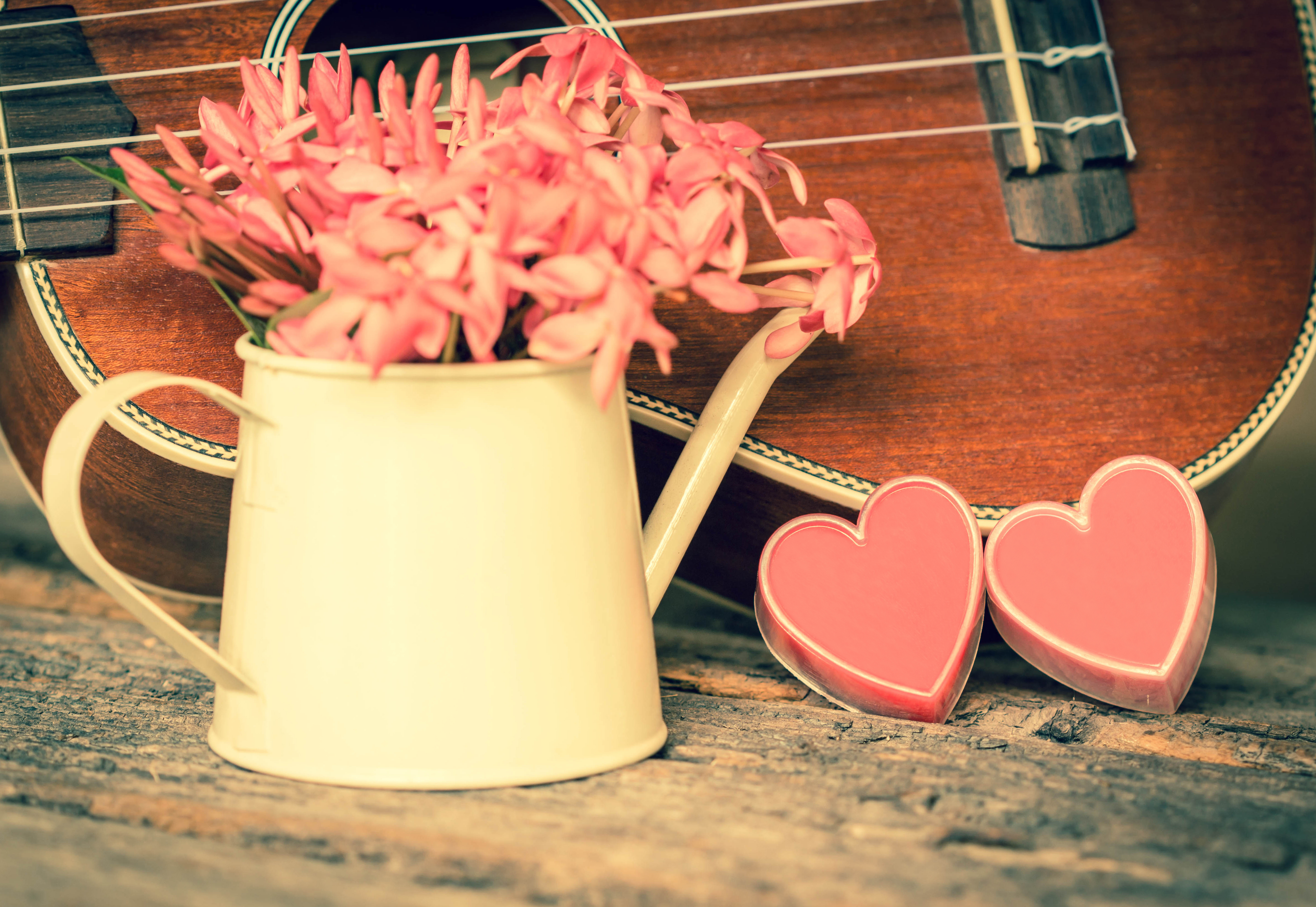Милый любимая музыка. Романтическое поздравление с днем рождения. Любовь цветы романтика. Романтические открытки. Открытки с днём рождения романтичные.