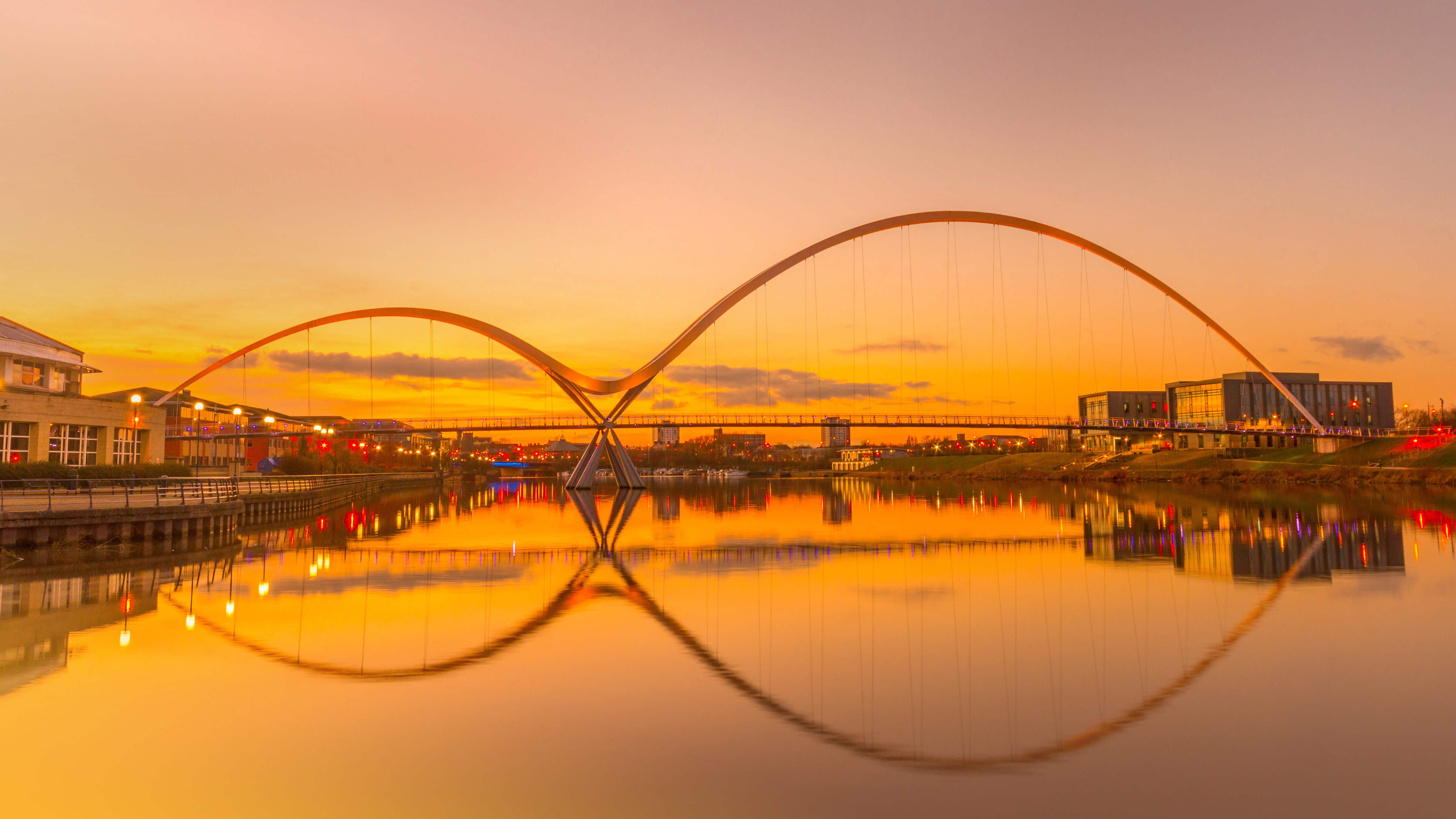 Стоктон. Мост бесконечности (Infinity Bridge), Стоктон-он-тис, Англия. Стоктон-он-тис Англия. Stockton город. Мост бесконечности в Англии.