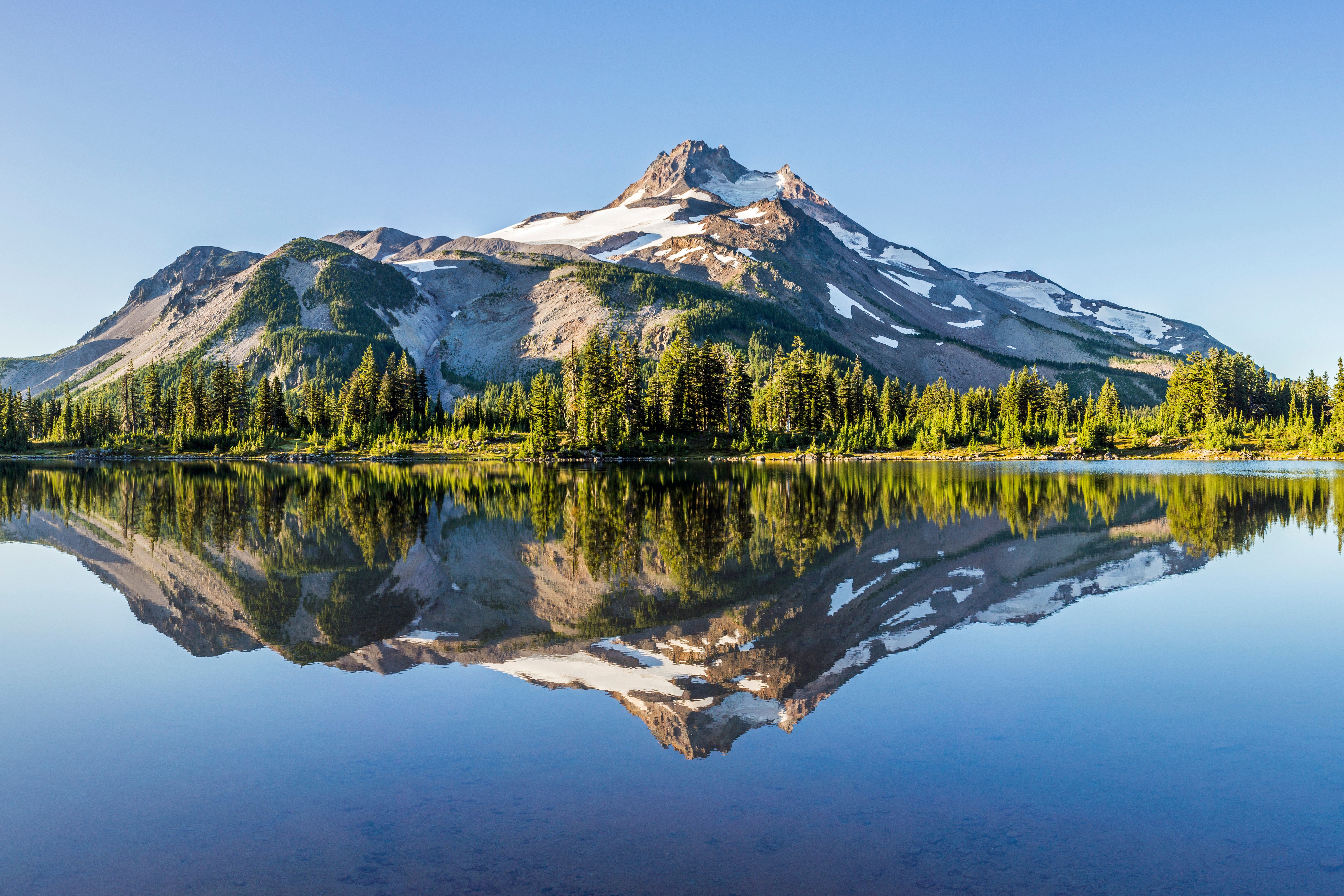 Clean lake. Штат Орегон природа. Штат Орегон каскадные горы. Маунтин-Лейкс. Орегон горы лес озеро.