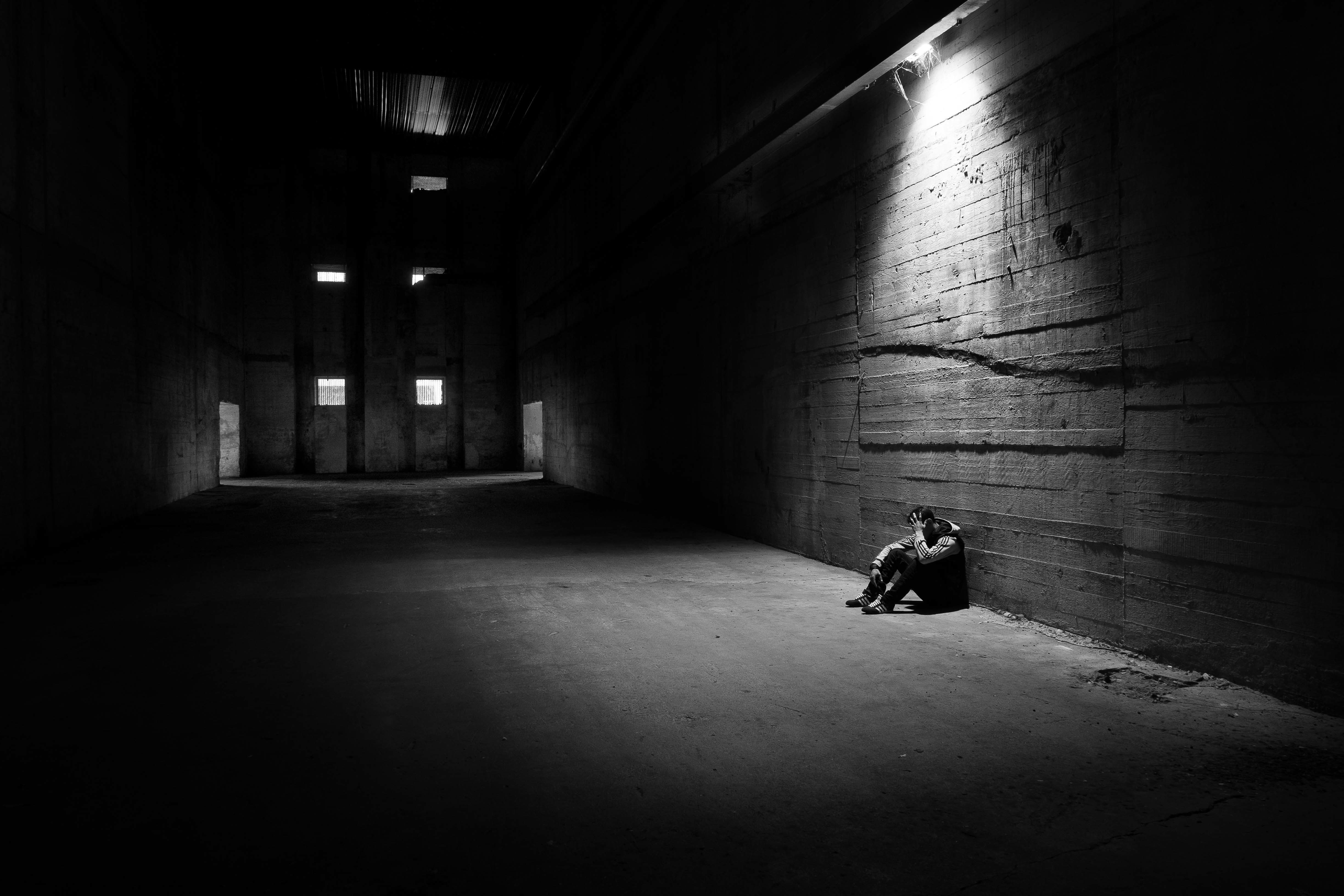 Меланхолия депрессия. Это одиночество. Депрессивный фон. Фон депрессия. Депрессивные места.