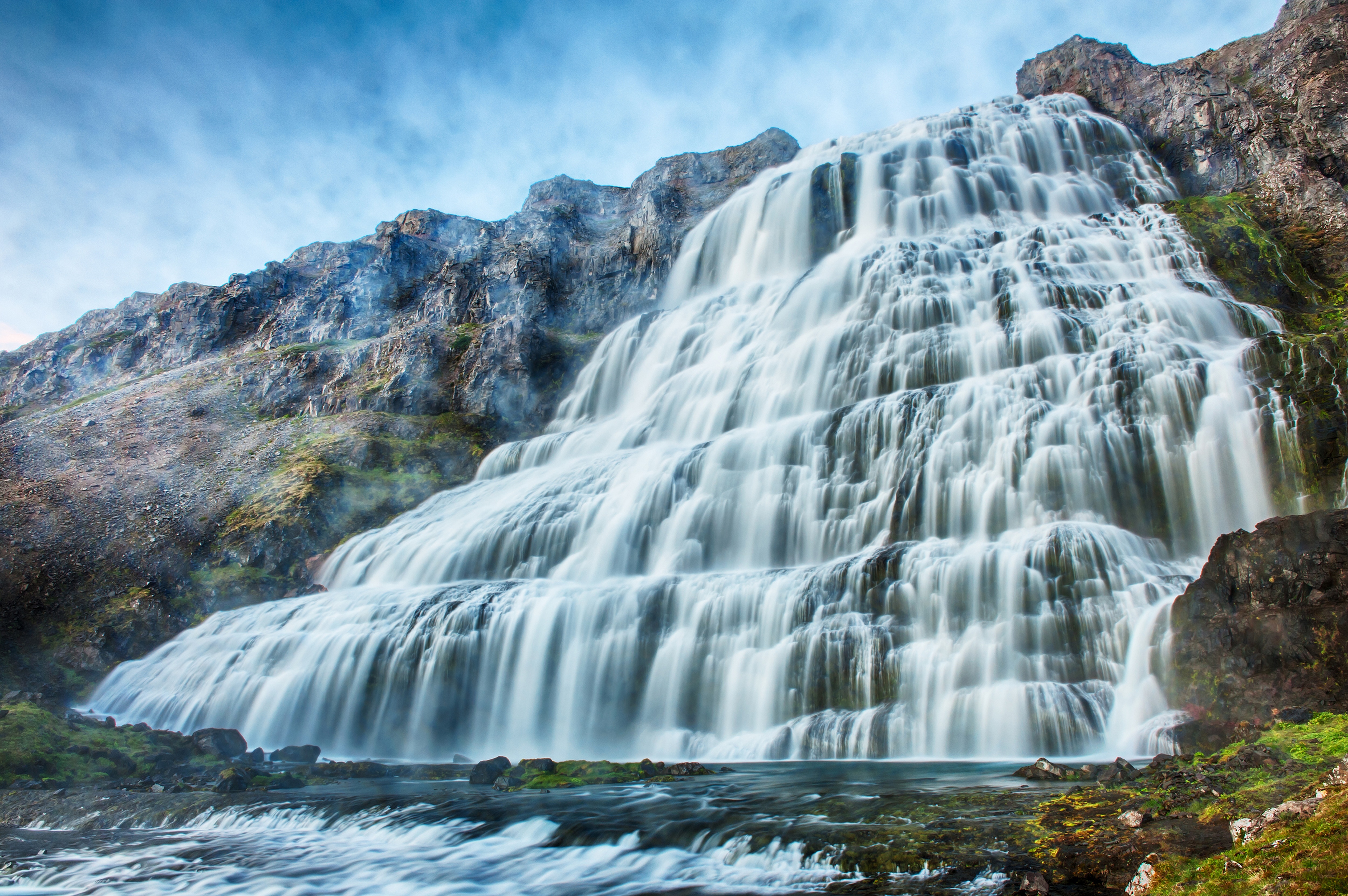 Могучие водопады. Водопад Магринский. Водопад Хенгьанефоссен. Водопад Мосбрей. Водопад Диньянди Исландия.