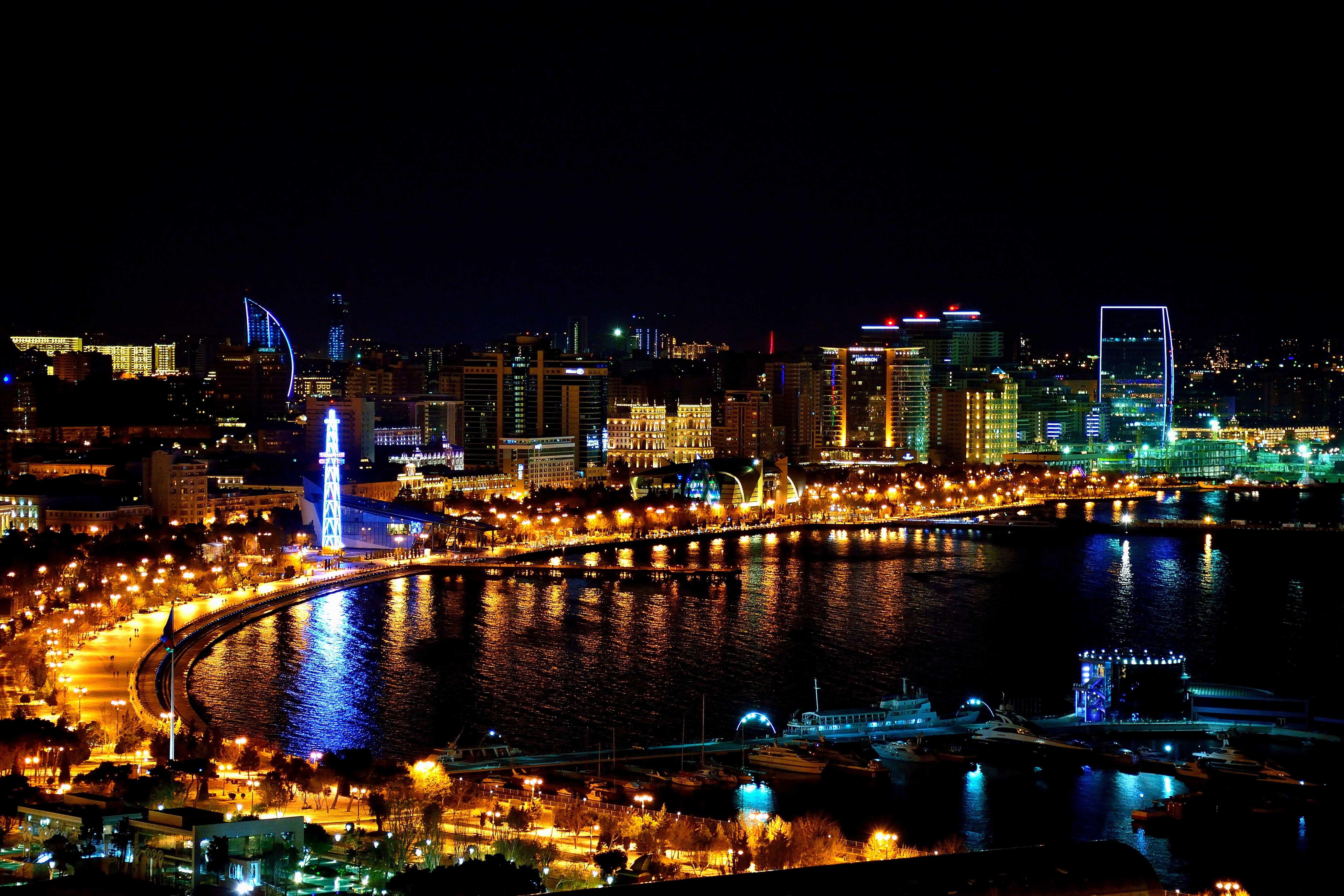 Баку азербайджан. Азербайджан ночной Баку. Ночной Баку панорама. Грузия Баку.