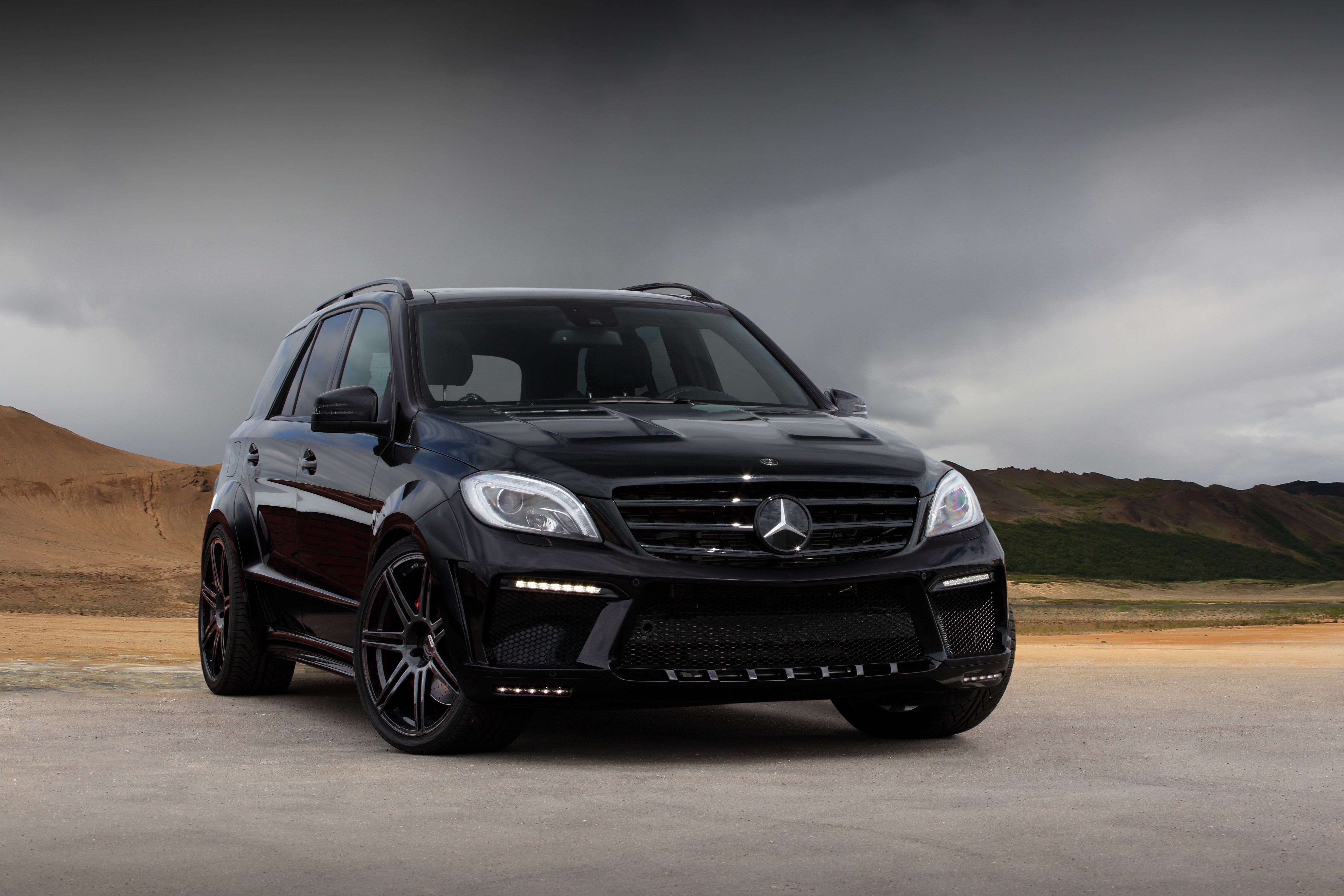 Мл black. Mercedes Benz ml 63. Mercedes ml 63 AMG. Мерседес мл 6.3 АМГ. Mercedes ml63 AMG 2013.