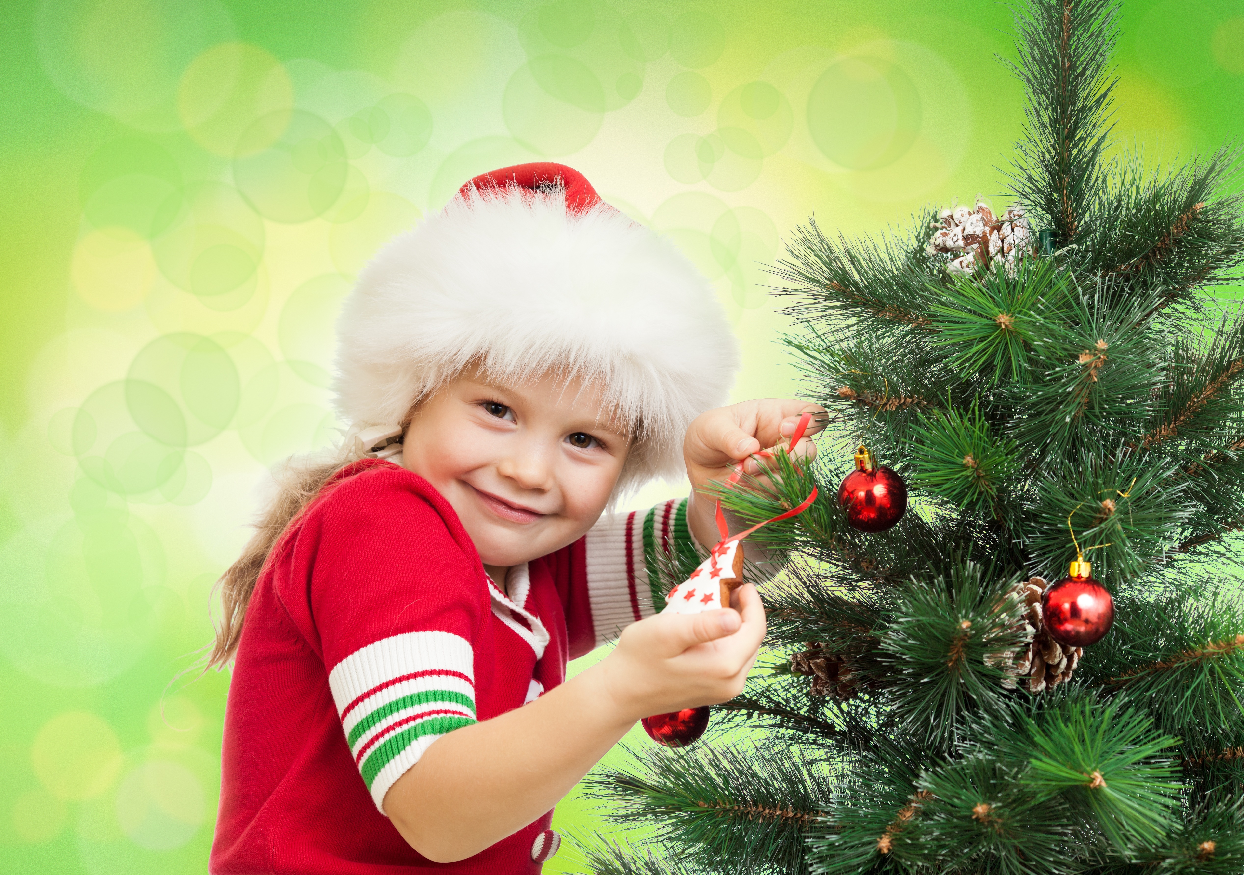 Рождественские елки для детей. Новый год дети. Елка для детей. Детский новый год. Счастливые дети новый год.