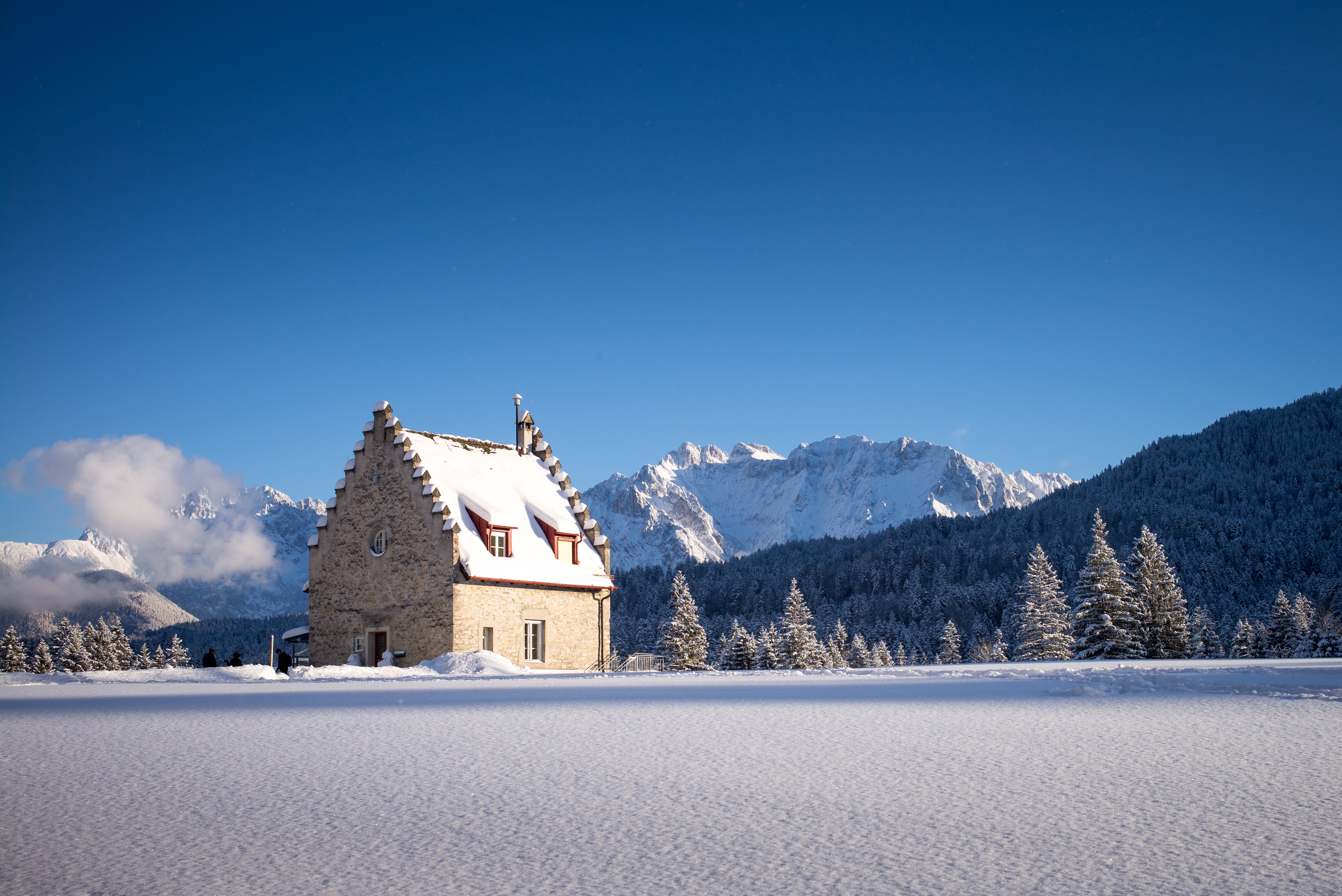 Горы снег дома. Замок Кранцбах Бавария. Бавария Альпы. Бавария Виладж зимой. Хинтерцартен Германия зима.