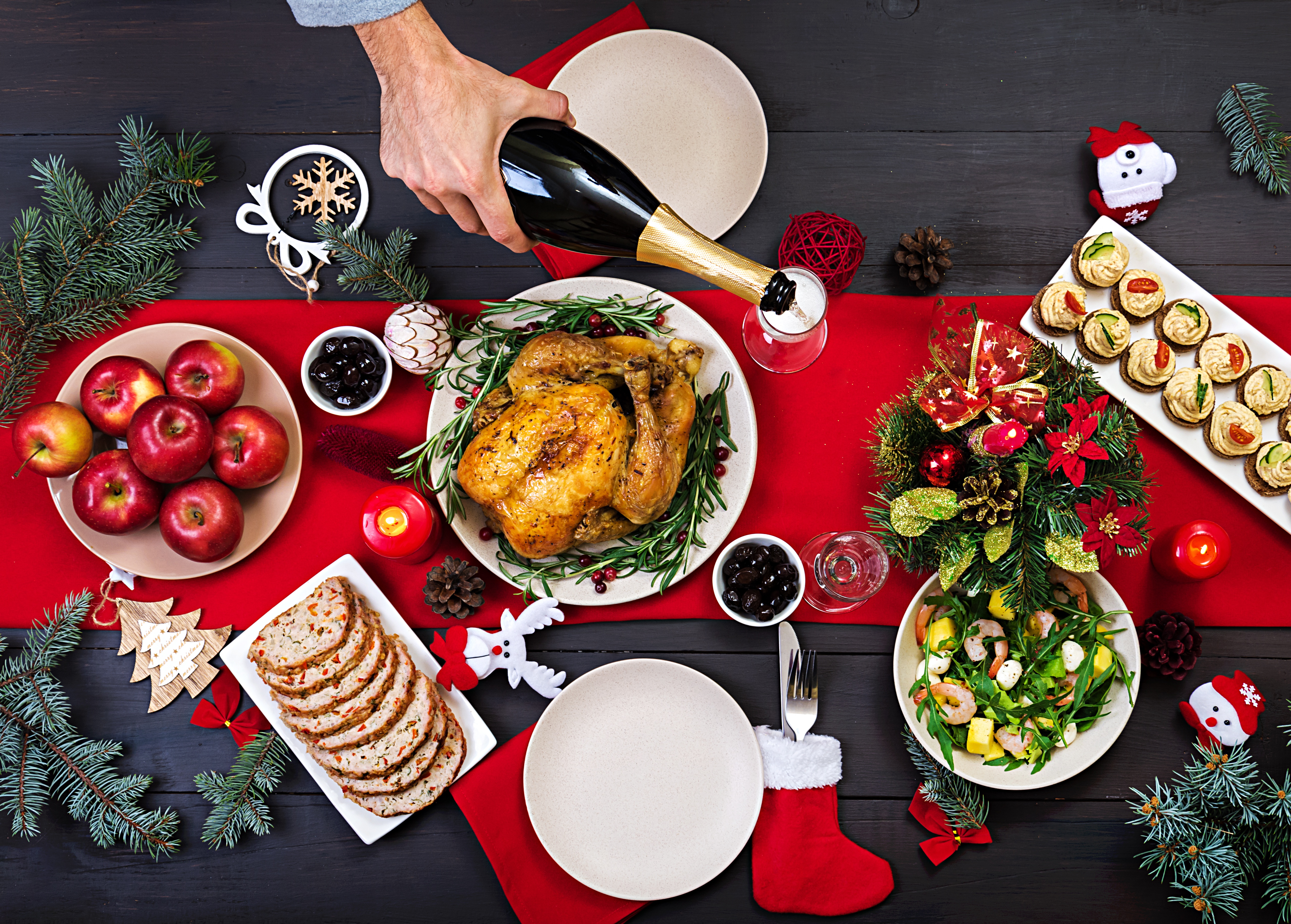 Что на новогодний стол 2024. Еда на новый год. Новогодний стол меню. Стильный новогодний стол с едой. Подготовка новогоднего стола.