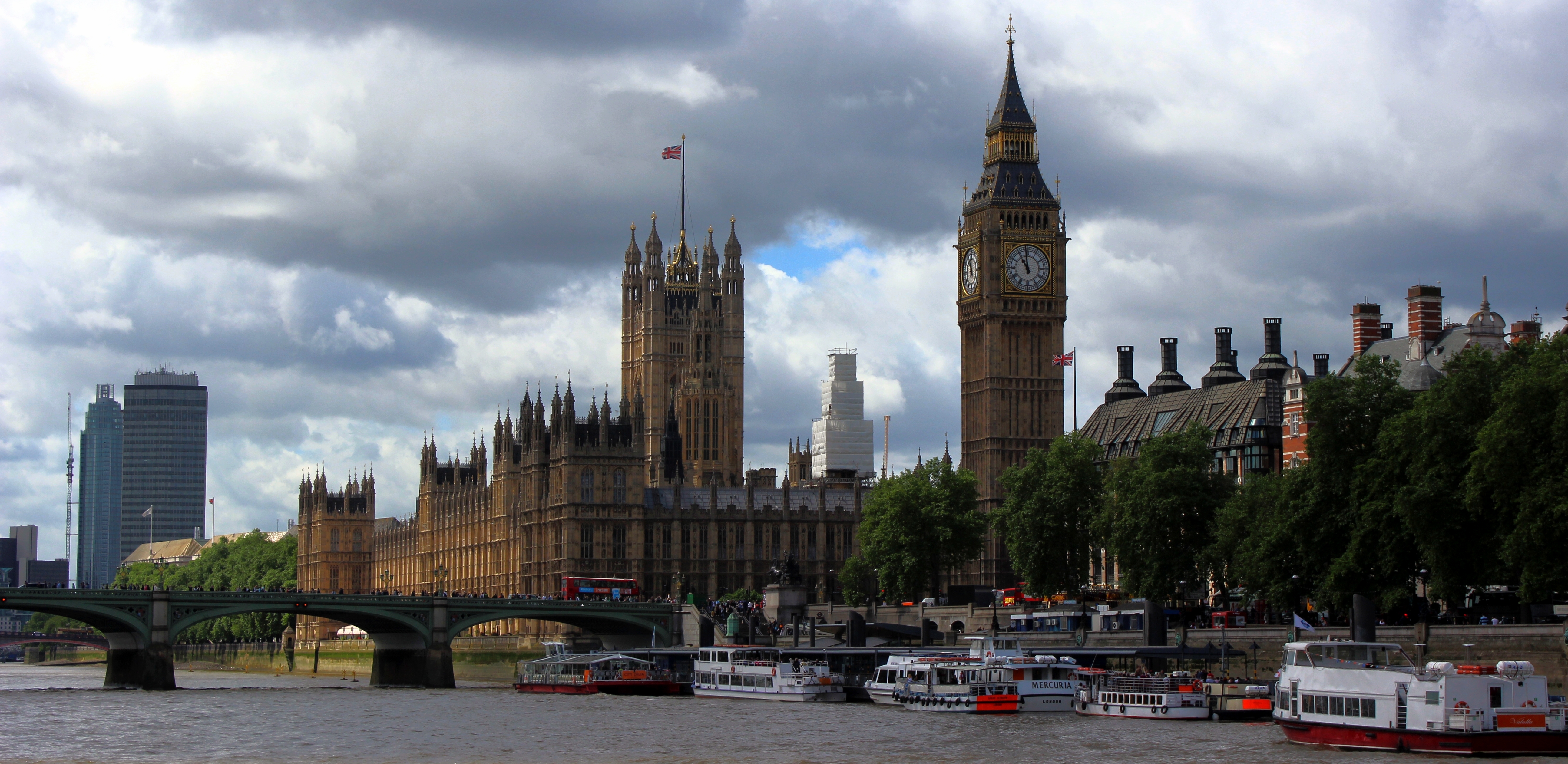 London. Биг Бен и Вестминстерский дворец. Башня Биг Бена Темза. Вестминстерский дворец Лондон башня Елизаветы. Биг-Бен (башня Елизаветы).