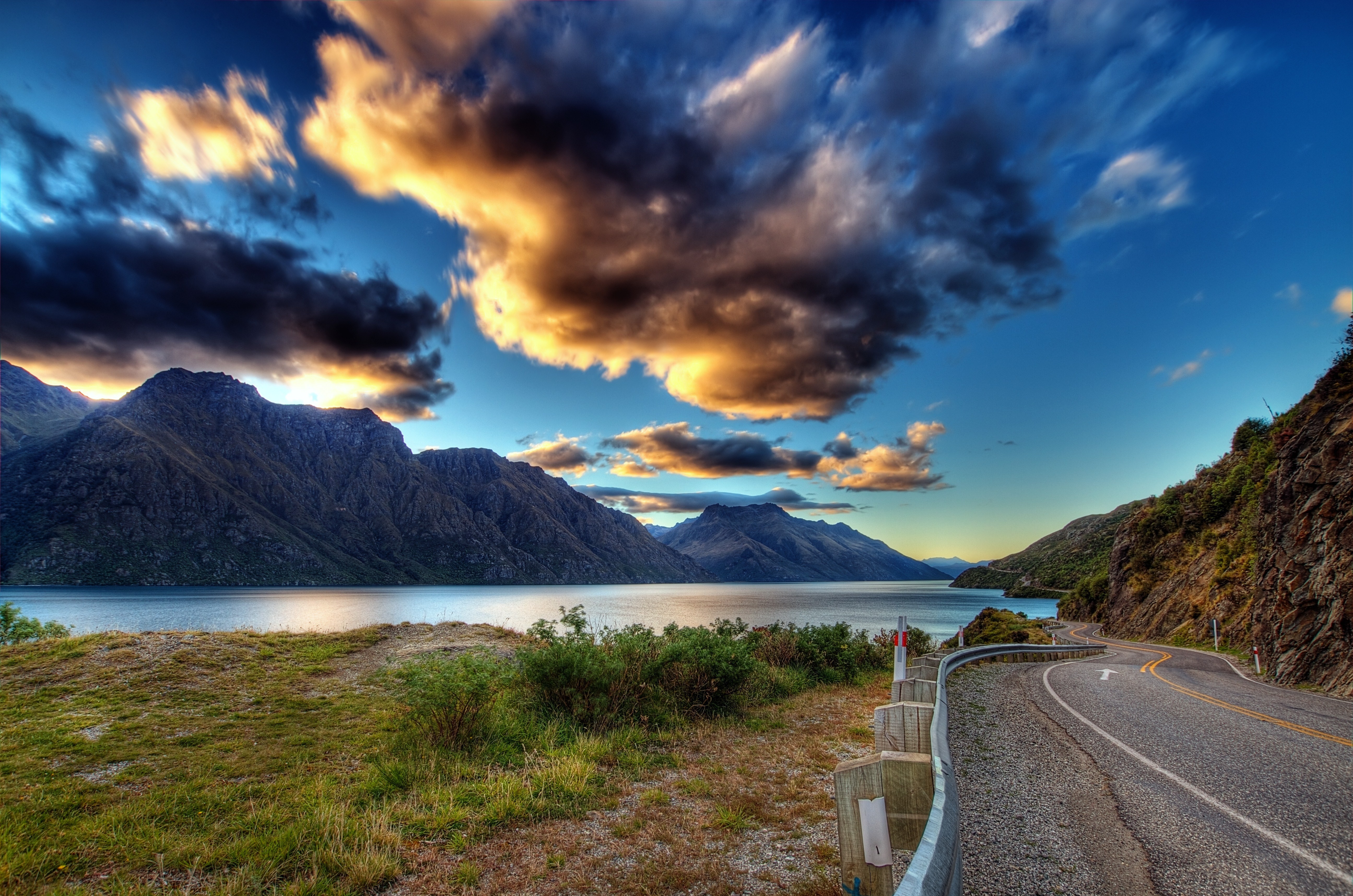 Ультра хорошее качество. Озеро Текапо в новой Зеландии. Красивый пейзаж. Крутые пейзажи. Пейзаж горы.