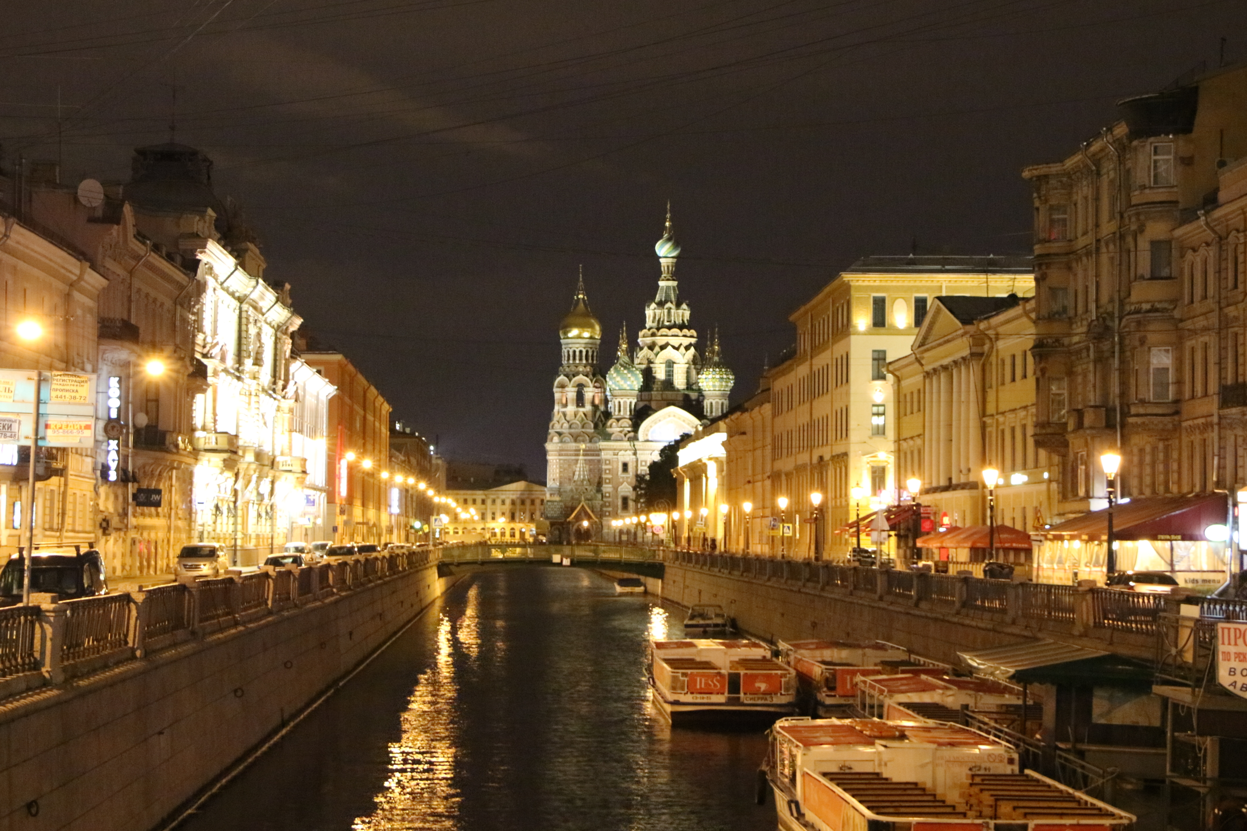 Петербург 4. Ночной Санкт-Петербург. Ночной Питер 4к. Ночные каналы Питера. Ночные улочки Питера.