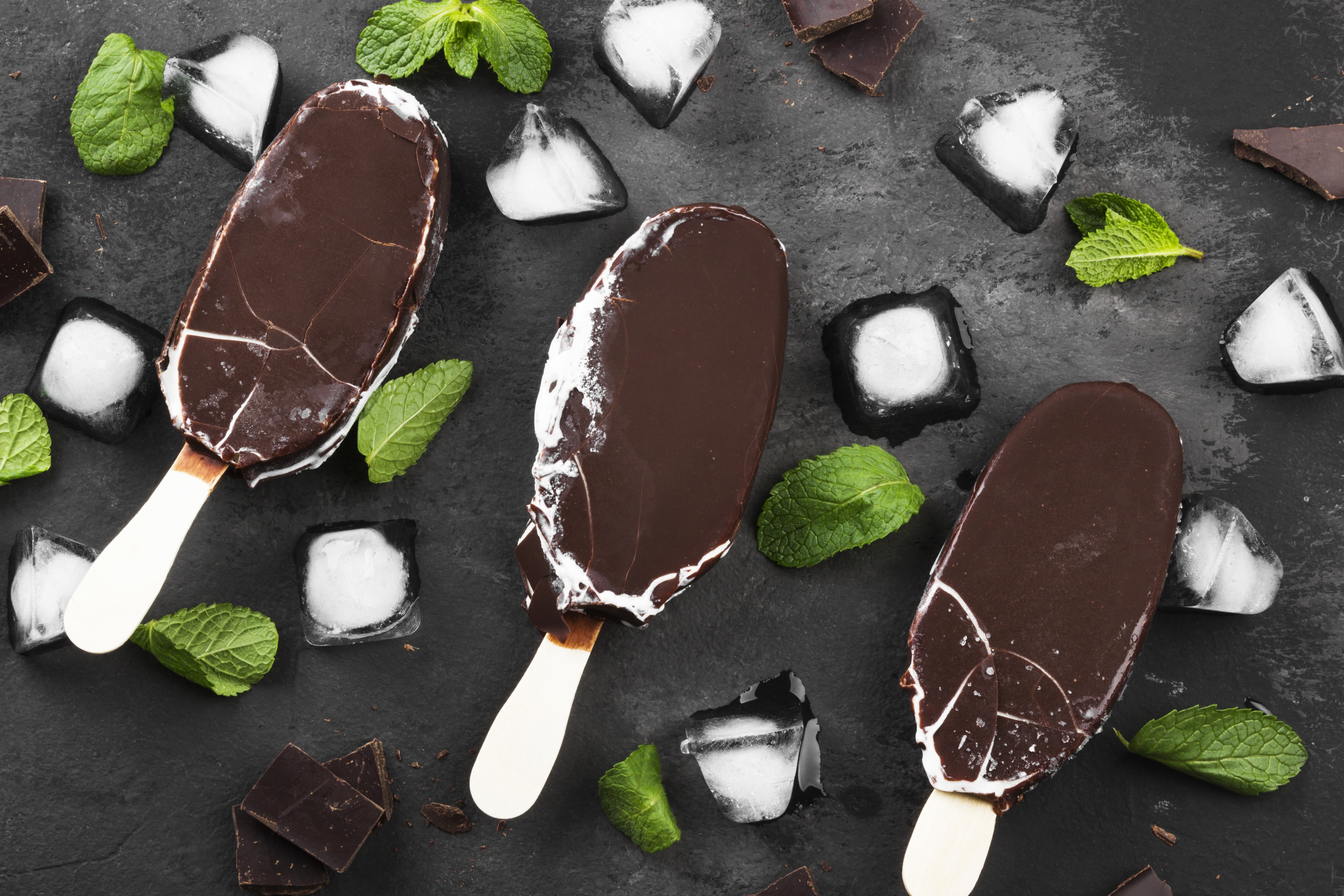 Эскимо ответ. Ice Cream эскимо. Шоколадное мороженое эскимо. Эскимо мороженое пломбир в шоколадной. Мороженое эскимо шоколадное на палочке.